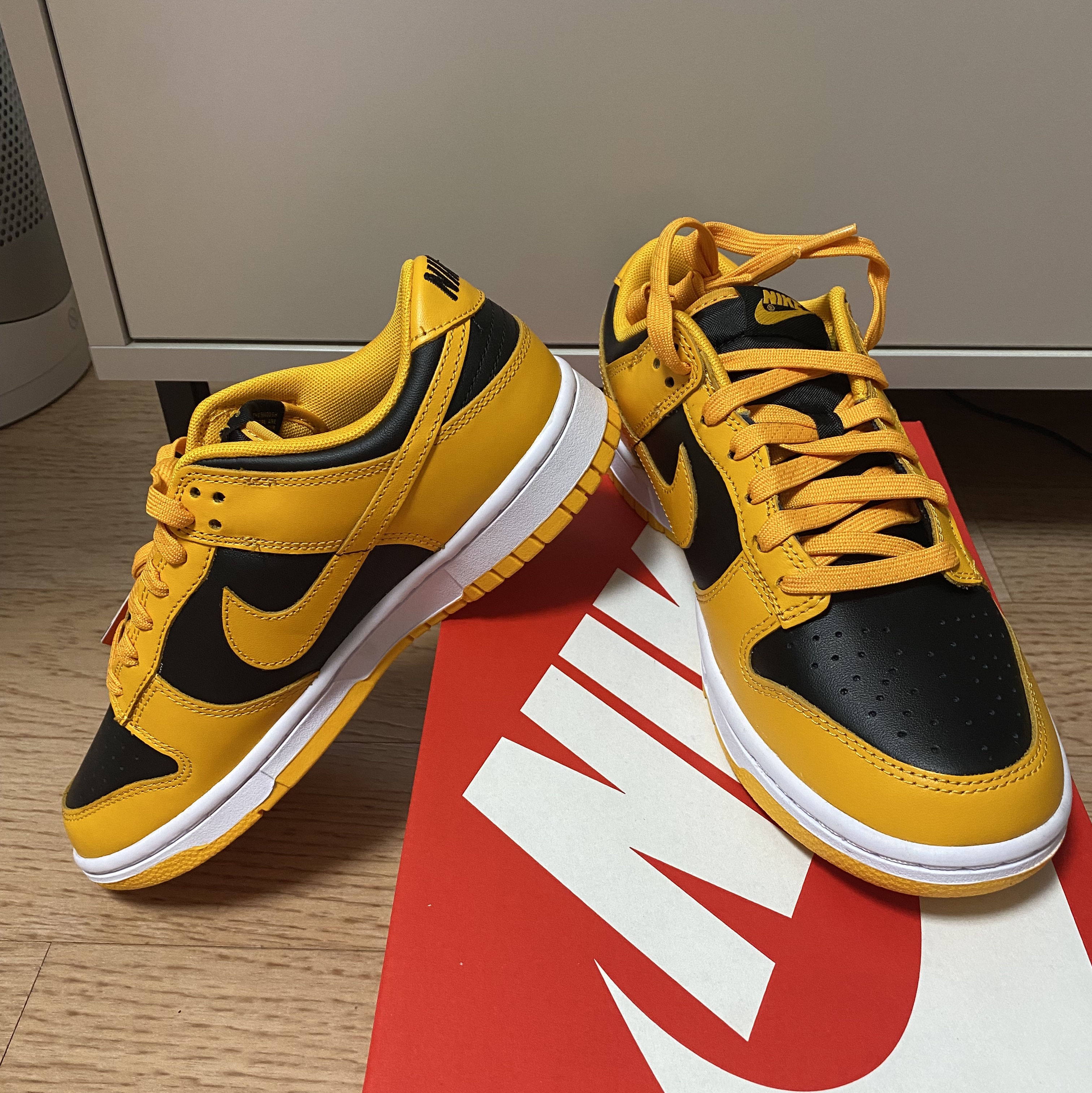 Nike Dunk Low Retro Championship Goldenrod 착용 스타일 - 2