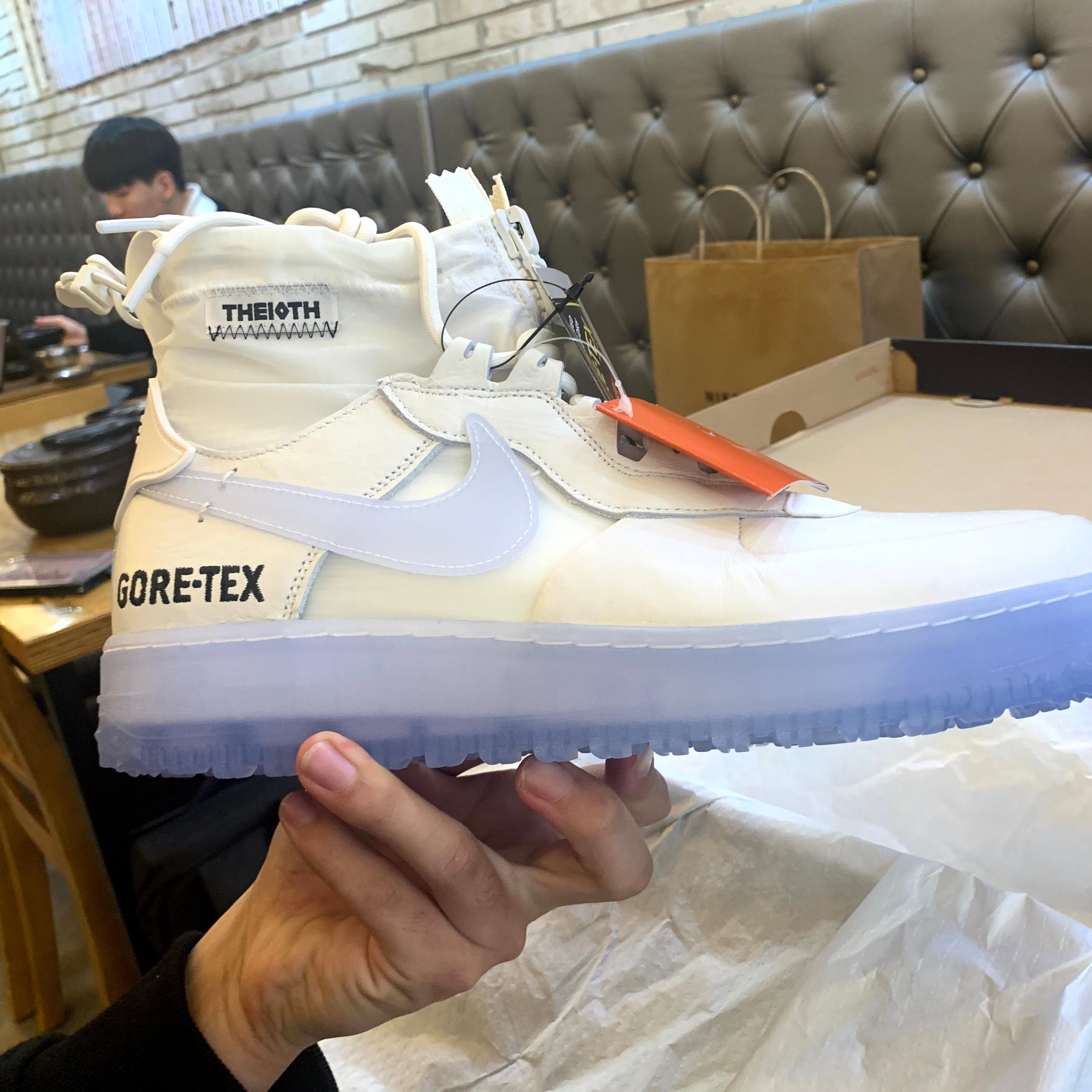 Nike Air Force 1 Gore-Tex High Phantom White 착용 스타일