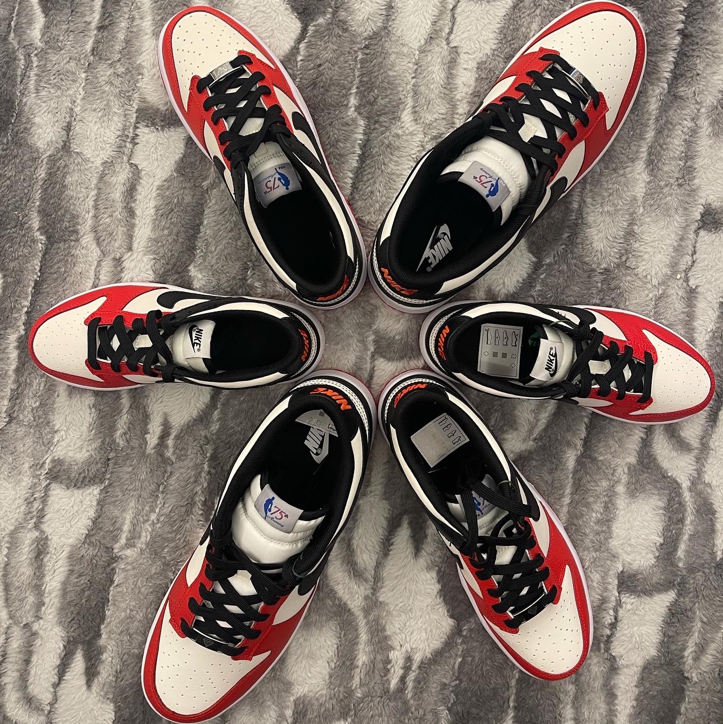 Nike x NBA Dunk Low Retro EMB Black and Chile Red, (GS) Nike x NBA Dunk Low Black and Chile Red 착용 스타일