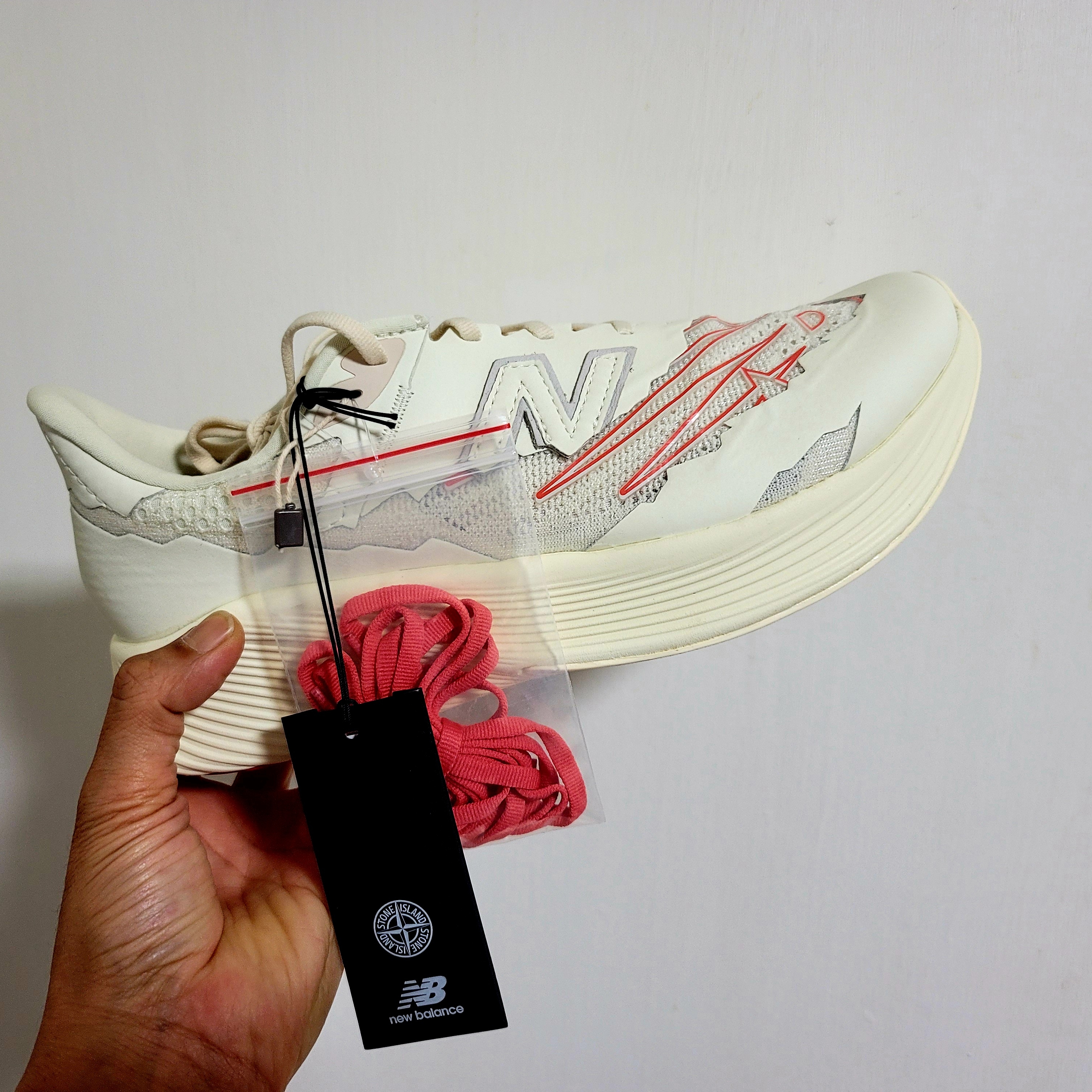 New Balance x Stone Island x Tokyo Design Studio FuelCell RC Elite v2 착용 스타일 - 3