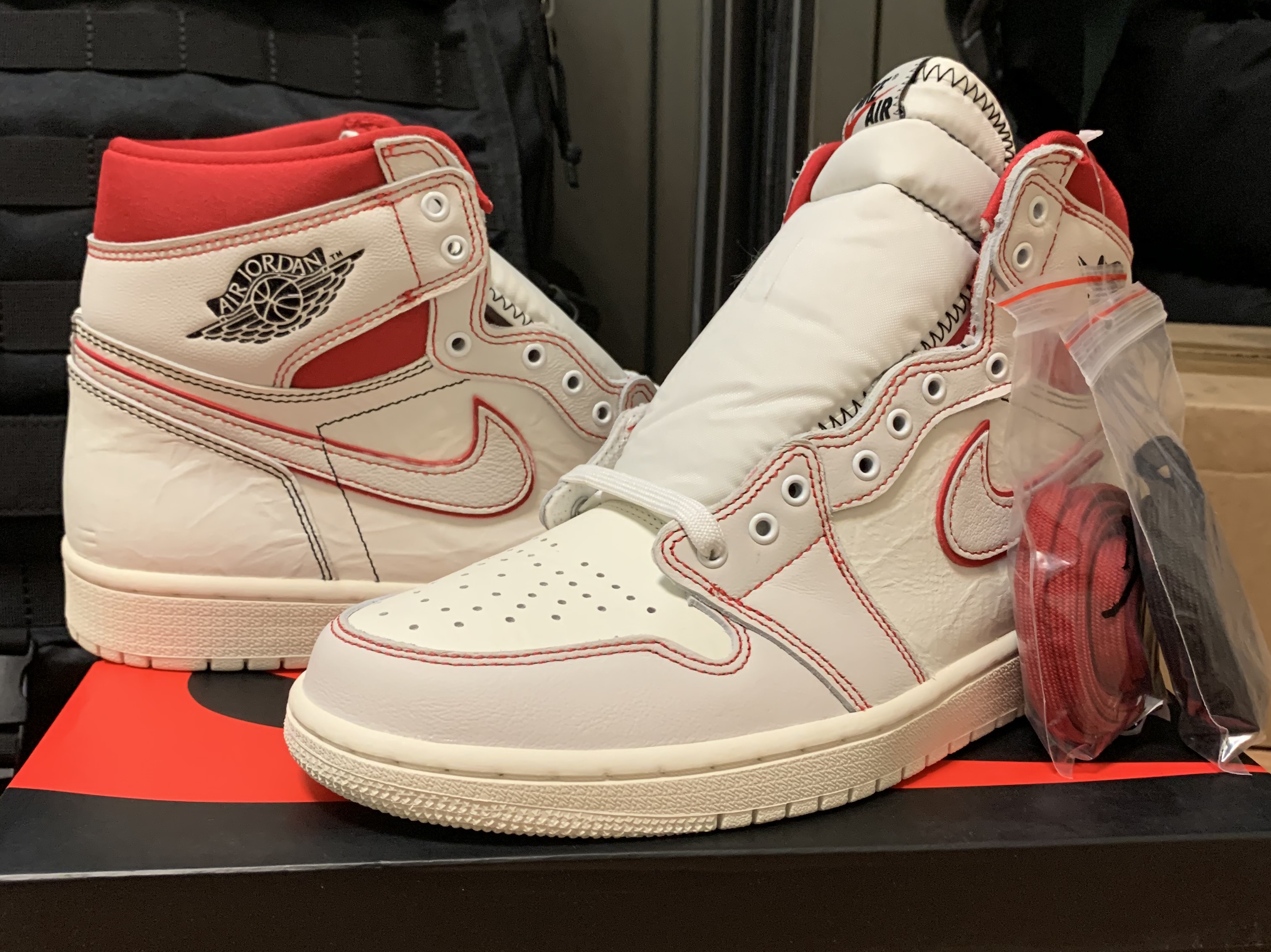 Jordan 1 Retro High Phantom Gym Red 착용 스타일