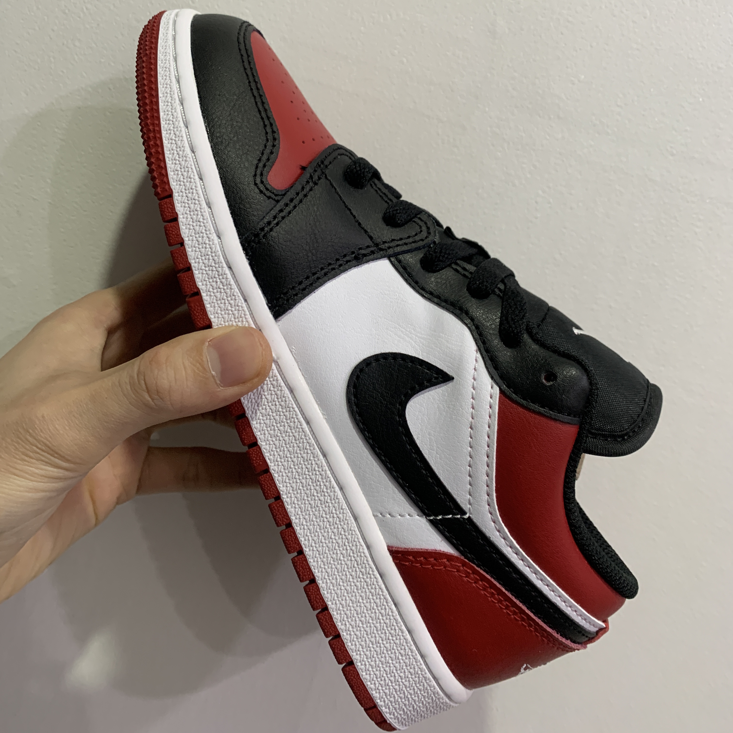 (GS) Jordan 1 Low Bred Toe 착용 스타일 - 1