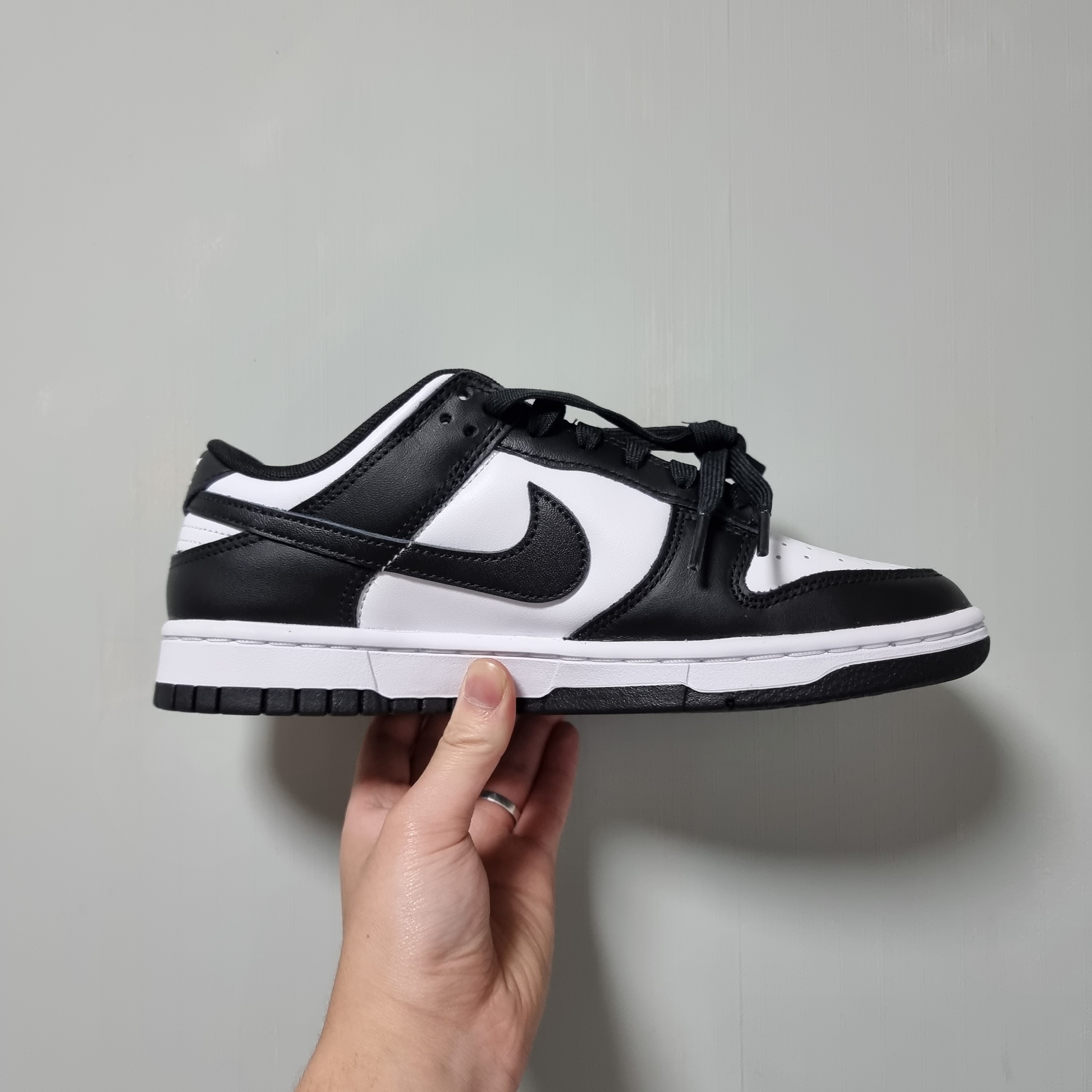 Nike Dunk Low Retro Black 착용 스타일