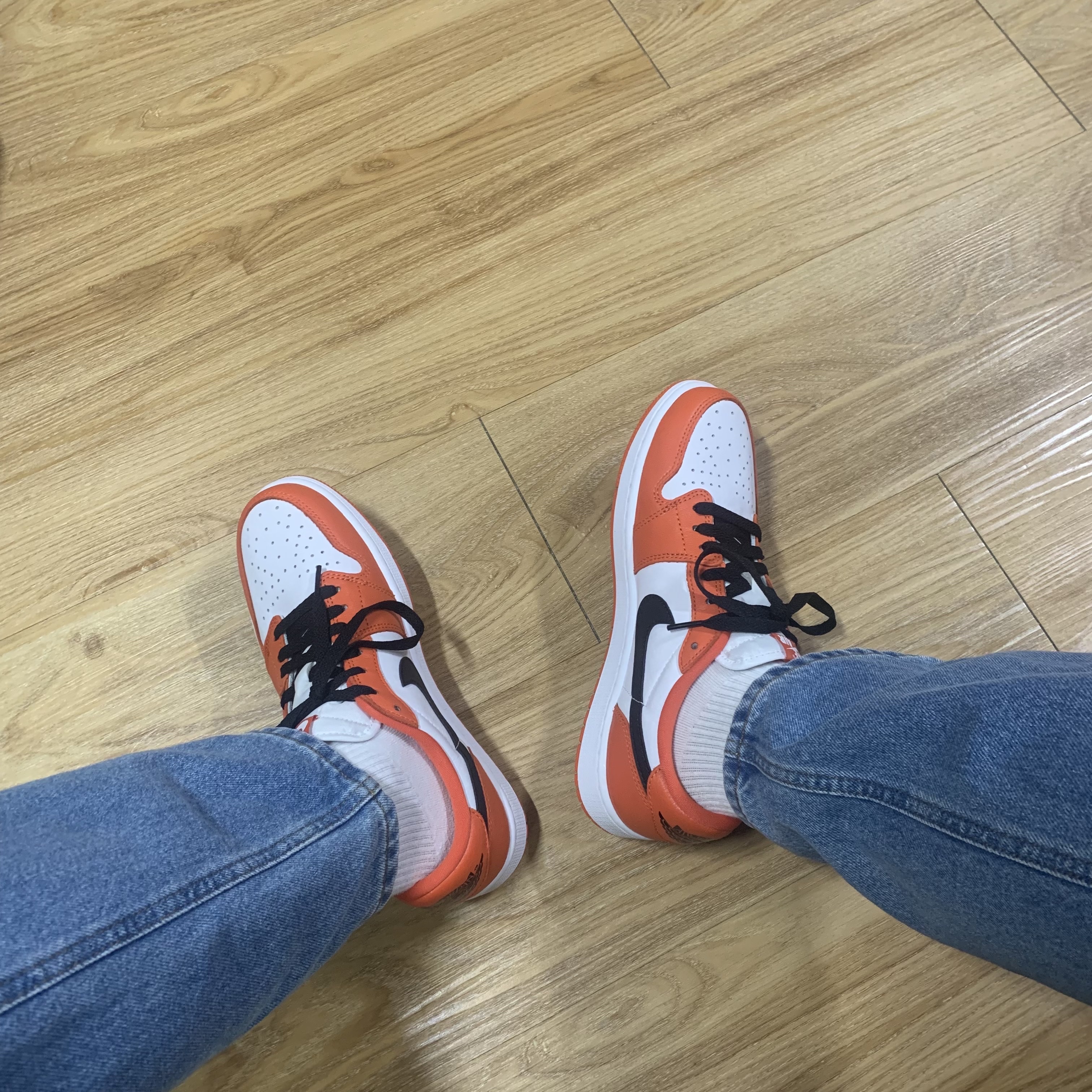 Jordan 1 Low OG Starfish 착용 스타일