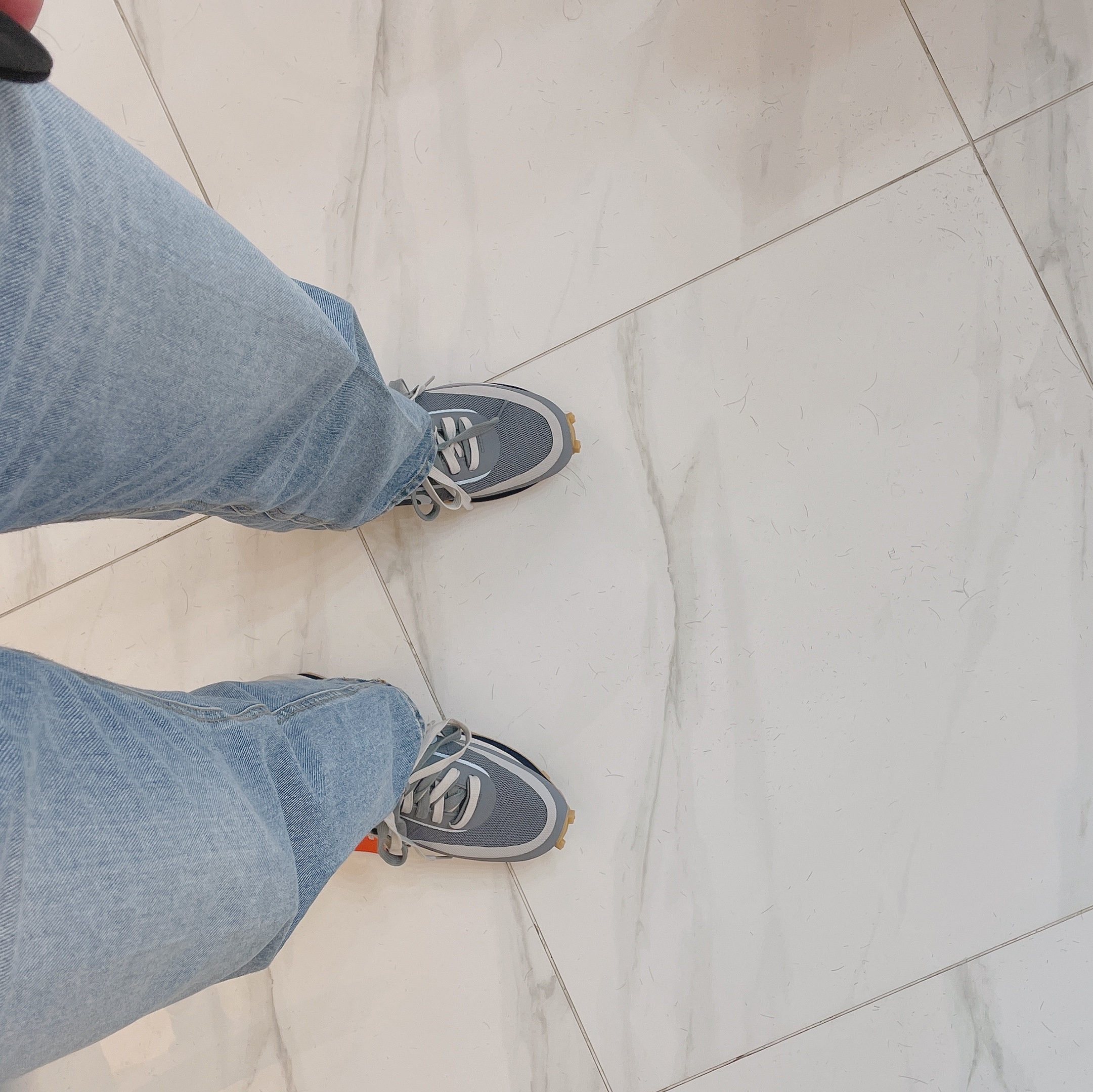 Nike x Sacai x Clot LDWaffle Cool Grey 착용 스타일 - 2