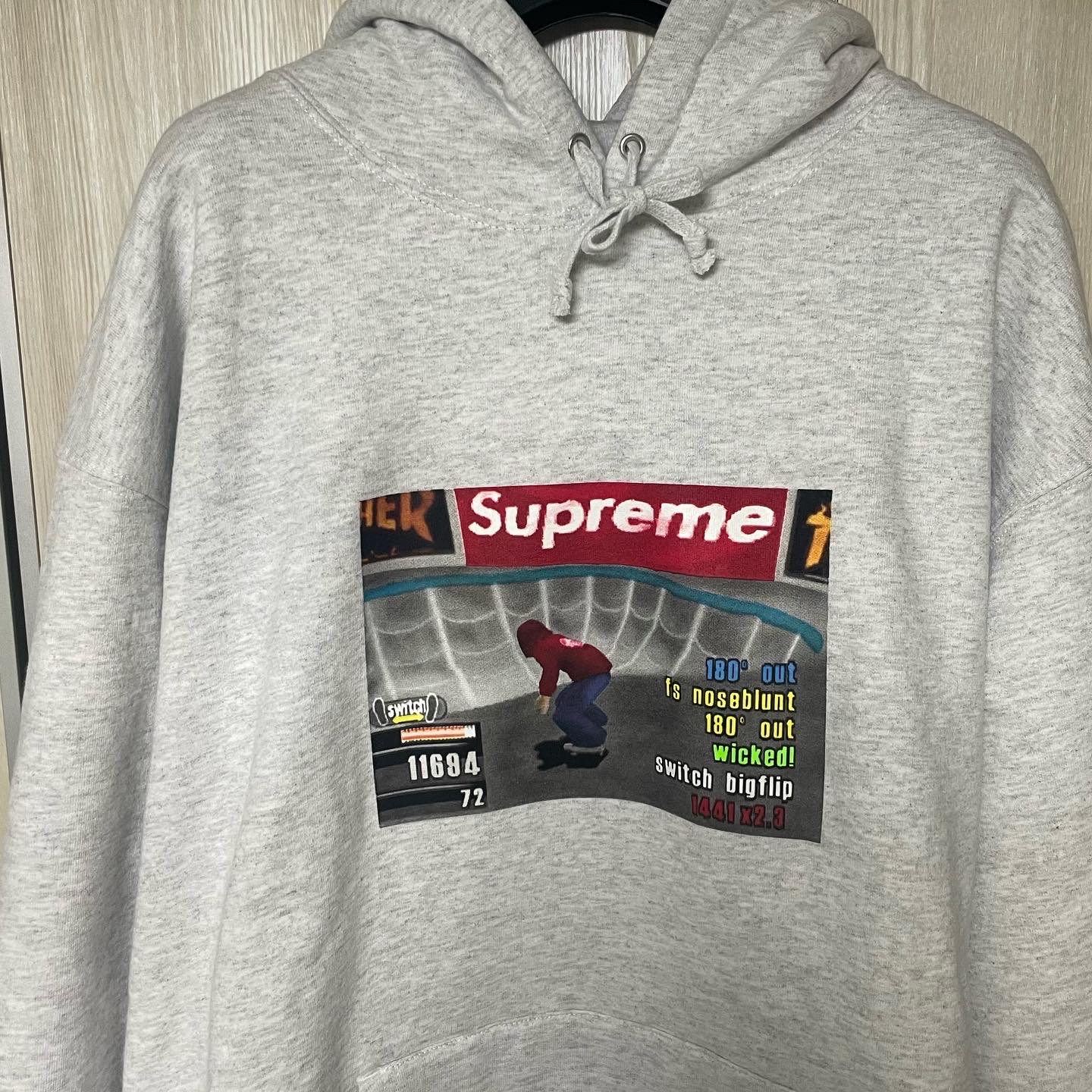 Supreme x Thrasher Hooded Sweatshirt Ash Grey - 21FW 착용 스타일 - 3