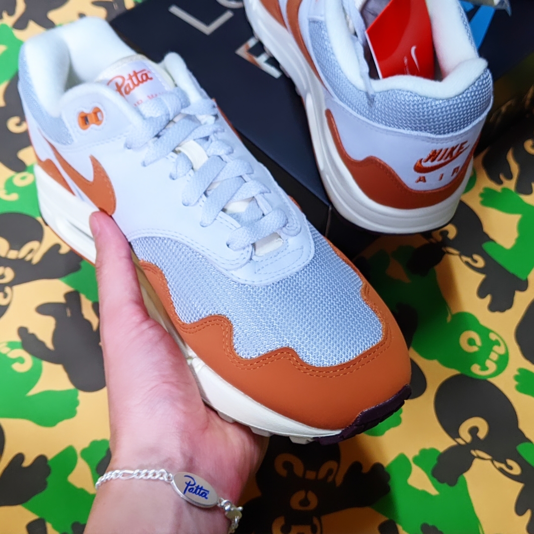 Nike x Patta Air Max 1 Monarch 착용 스타일