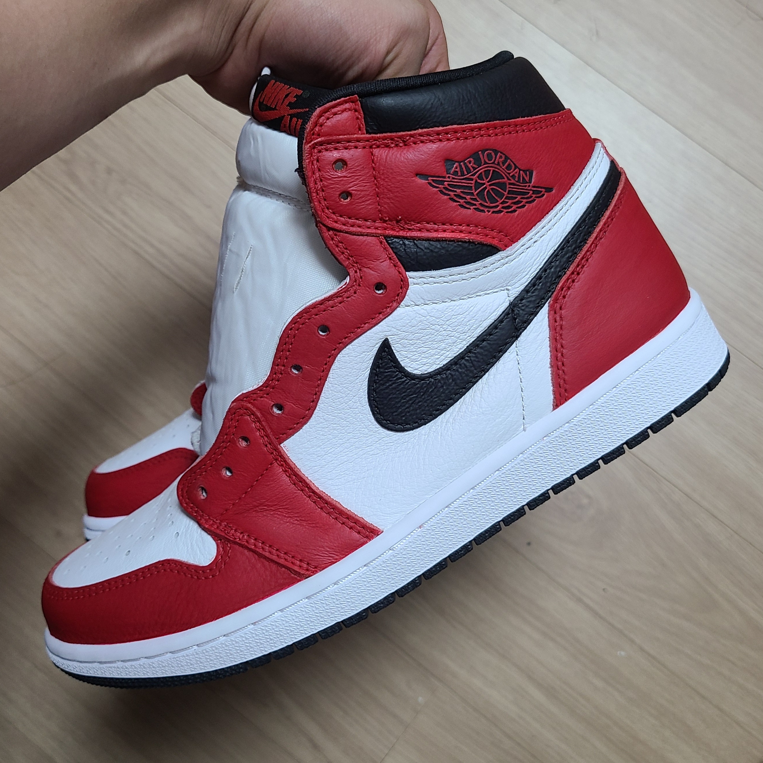 Jordan 1 Retro High OG Light Fusion Red 착용 스타일