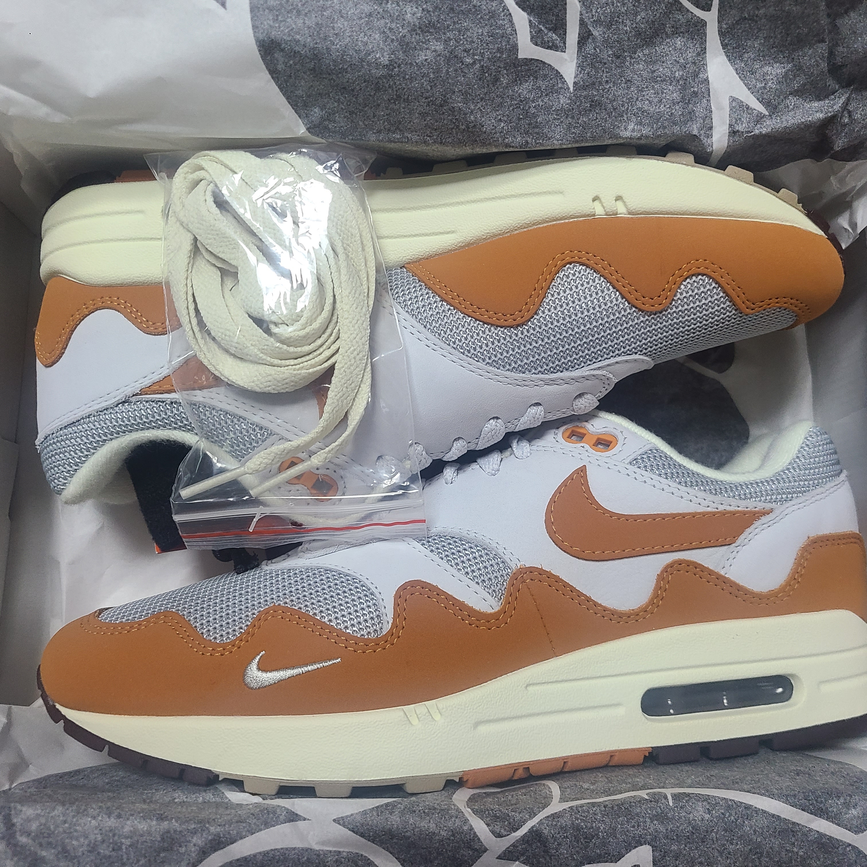 Nike x Patta Air Max 1 Monarch 착용 스타일 - 3