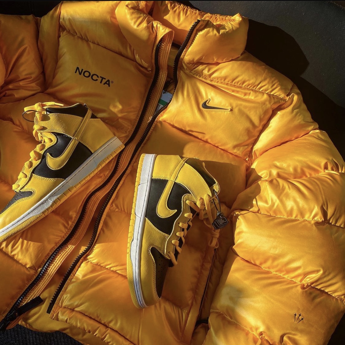 Nike x Drake Nocta Puffer Jacket University Gold - Asia, Nike Dunk High SP Varsity Maize 착용 스타일