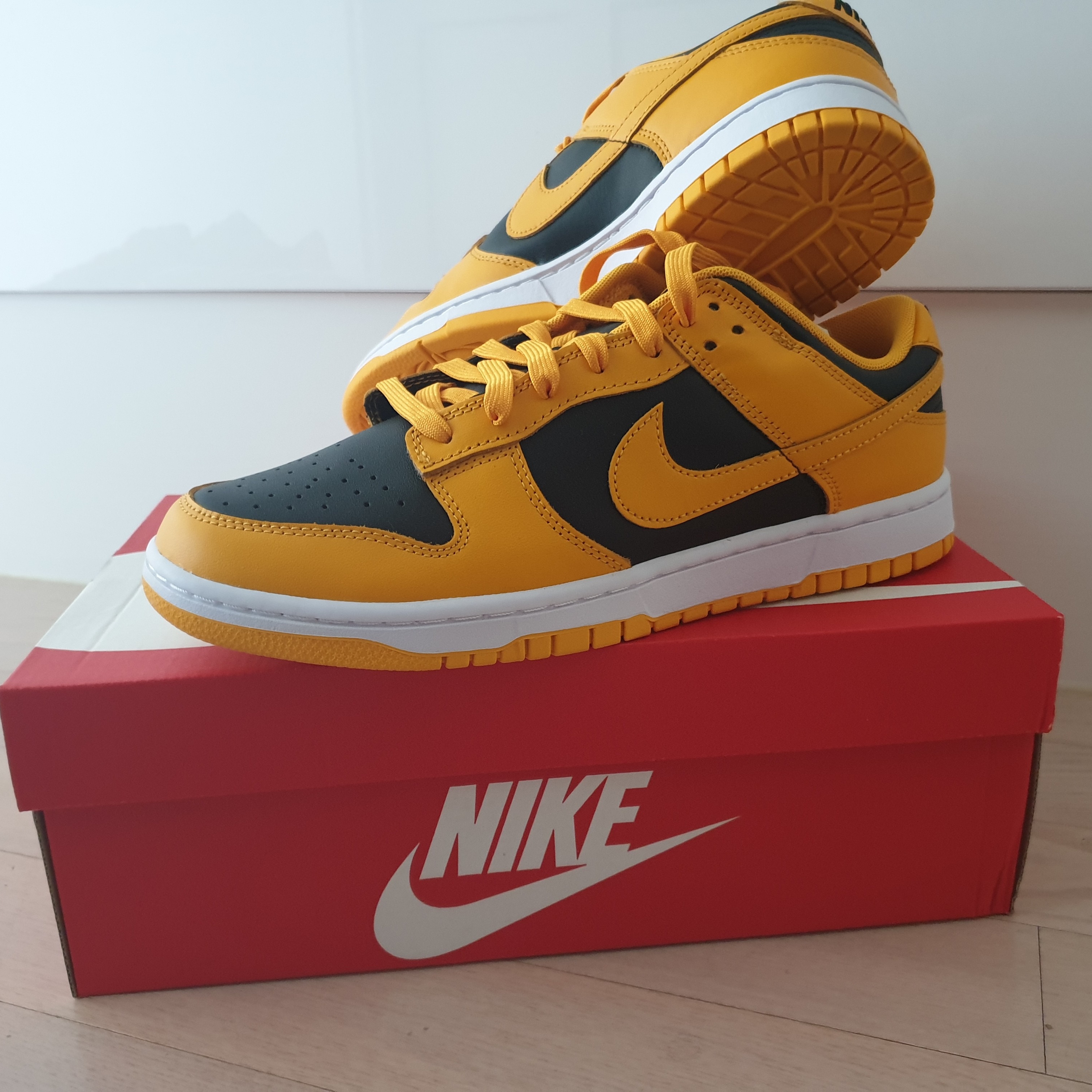Nike Dunk Low Retro Championship Goldenrod, Nike Dunk Low SE Dusty Olive 착용 스타일 - 3