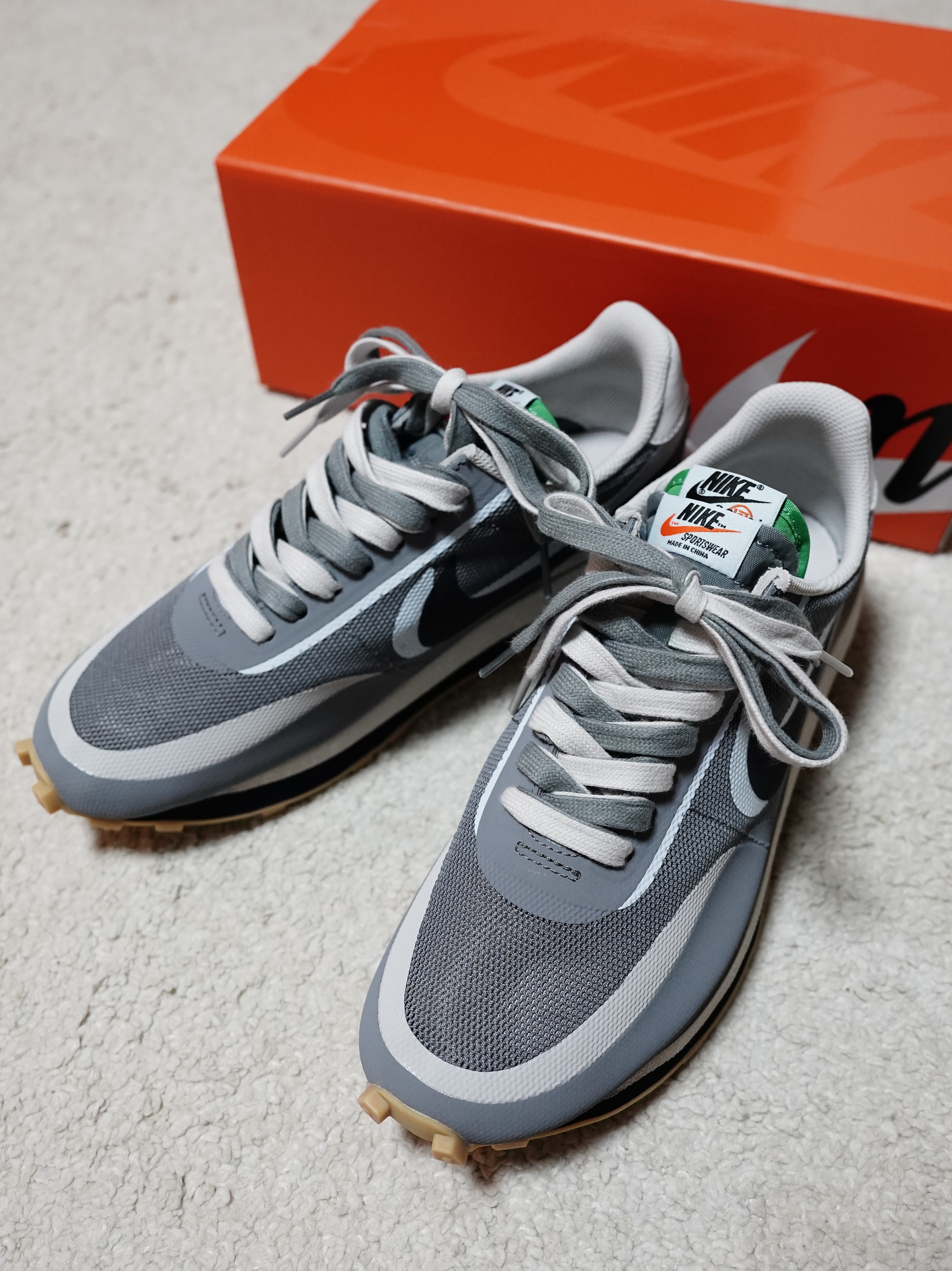 Nike x Sacai x Clot LDWaffle Cool Grey 착용 스타일 - 2