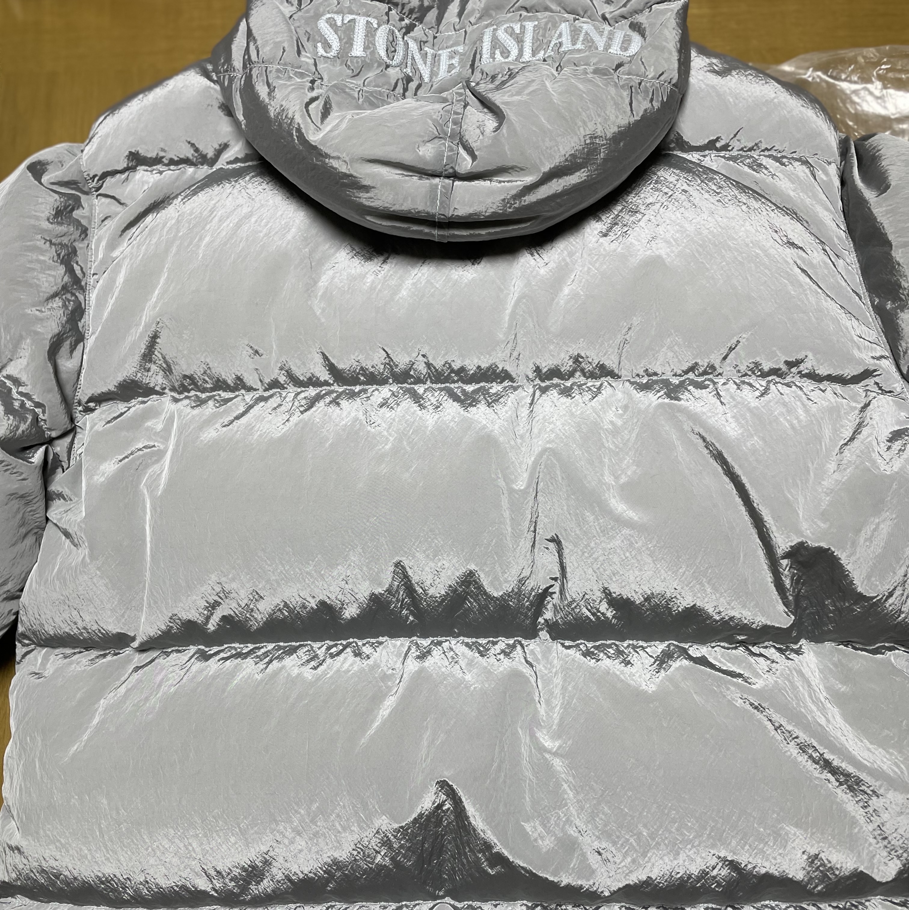 Stone Island 44508 Nylon Metal Down-TC Jacket Light Grey - 21FW 착용 스타일 - 3