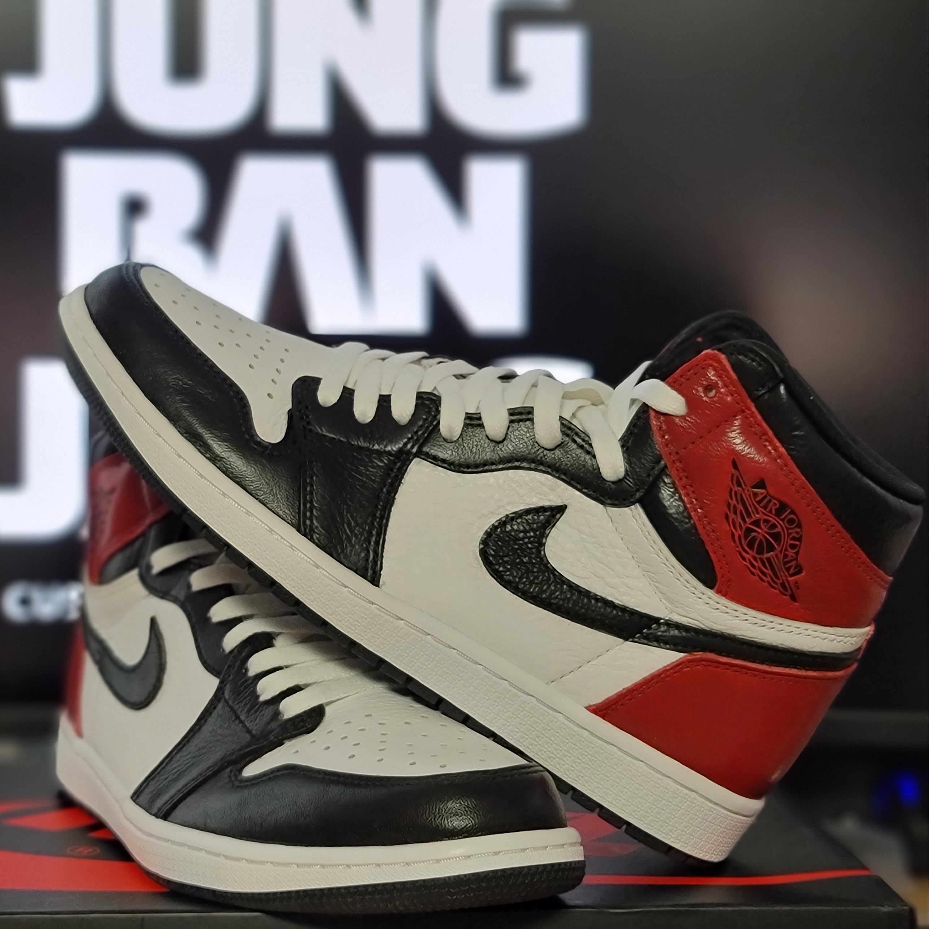 Jordan 1 Retro High OG Light Fusion Red 착용 스타일 - 4