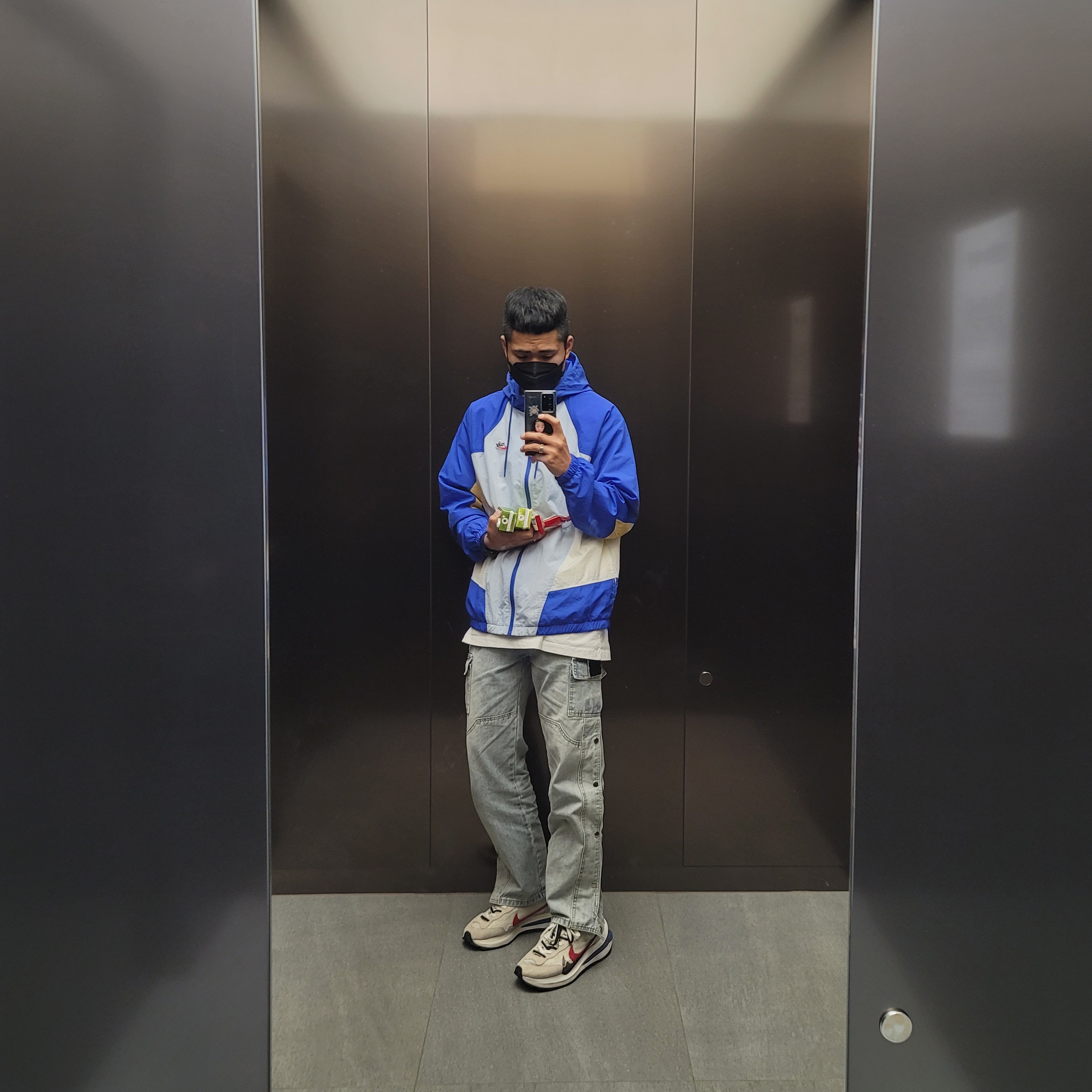 Nike x Sacai VaporWaffle Royal Fuchsia 착용 스타일