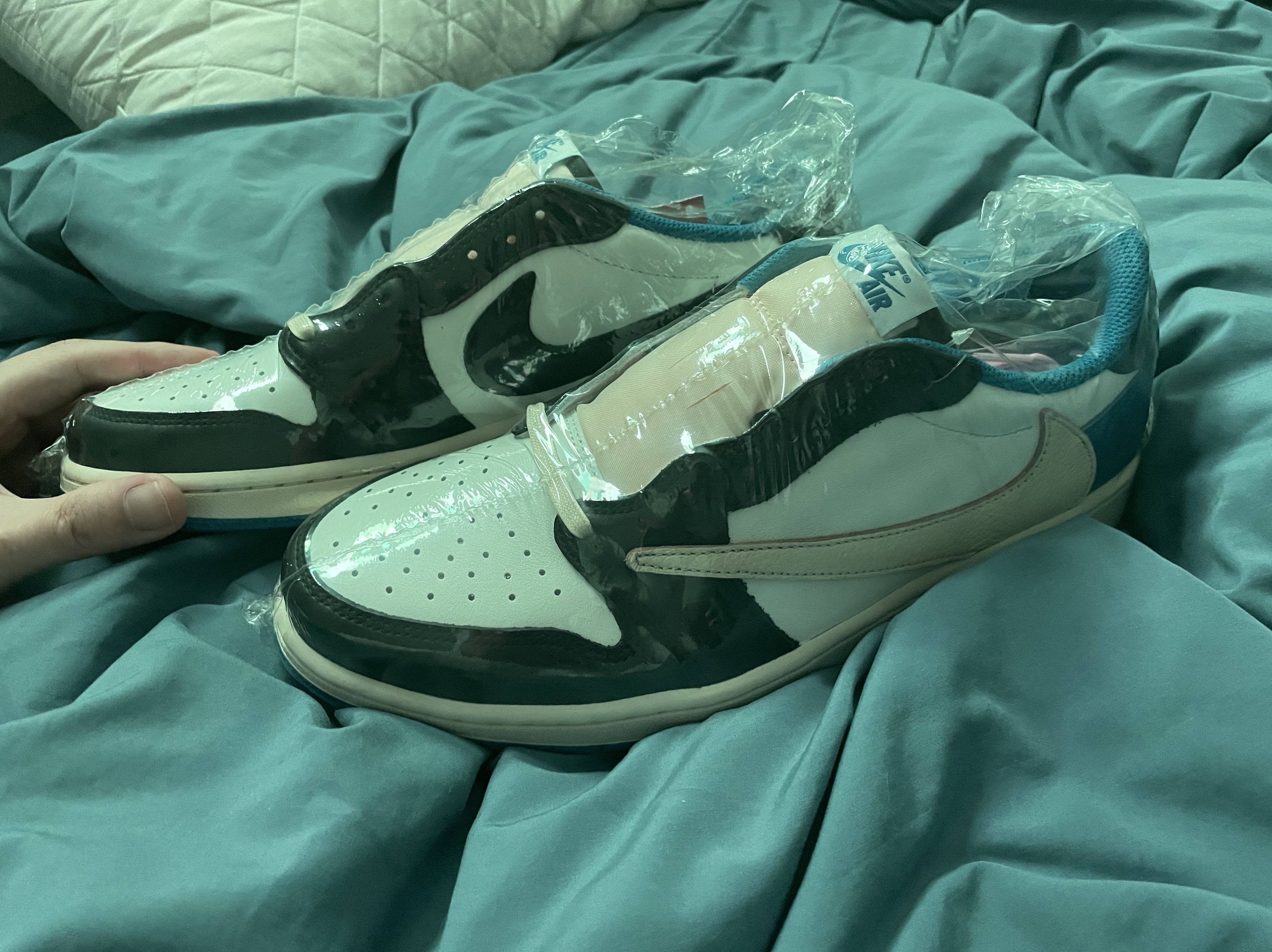 Jordan 1 x Travis Scott x Fragment Retro Low OG SP Military Blue 착용 스타일