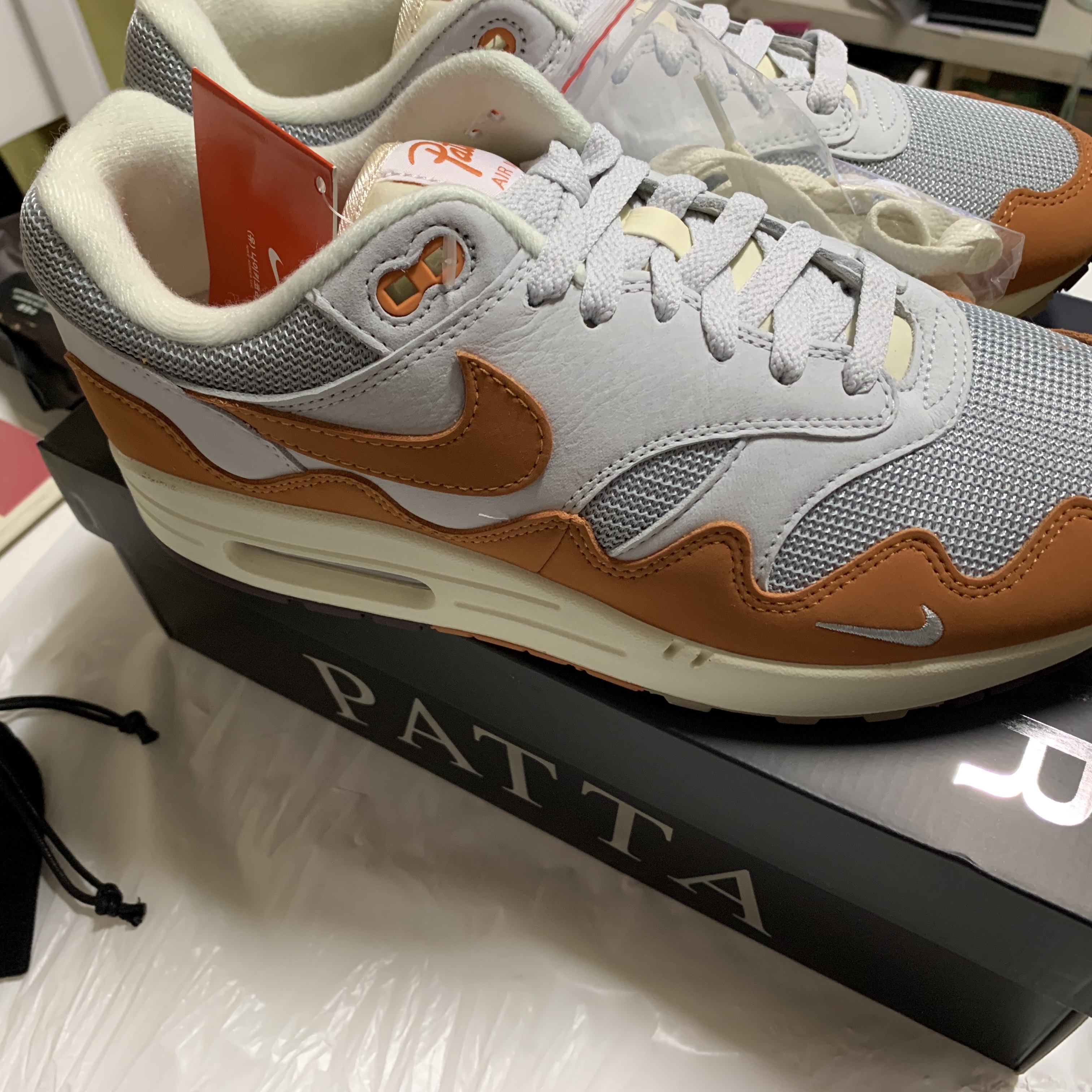 Nike x Patta Air Max 1 Monarch 착용 스타일 - 3