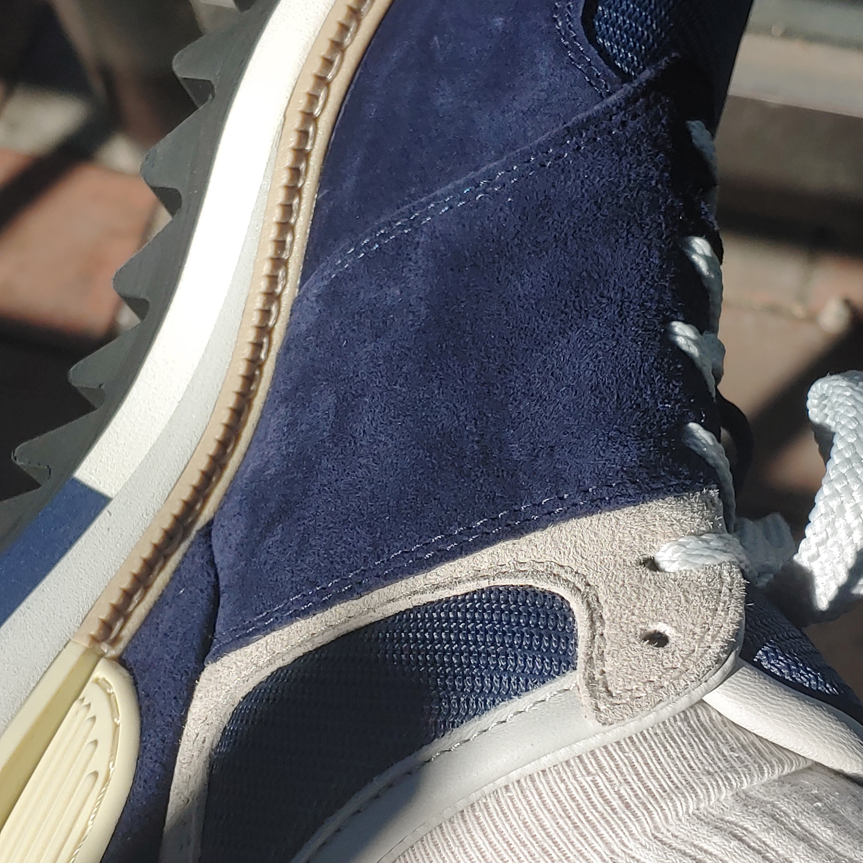 New Balance x Tokyo Design Studio 574 Navy Blue 착용 스타일 - 3
