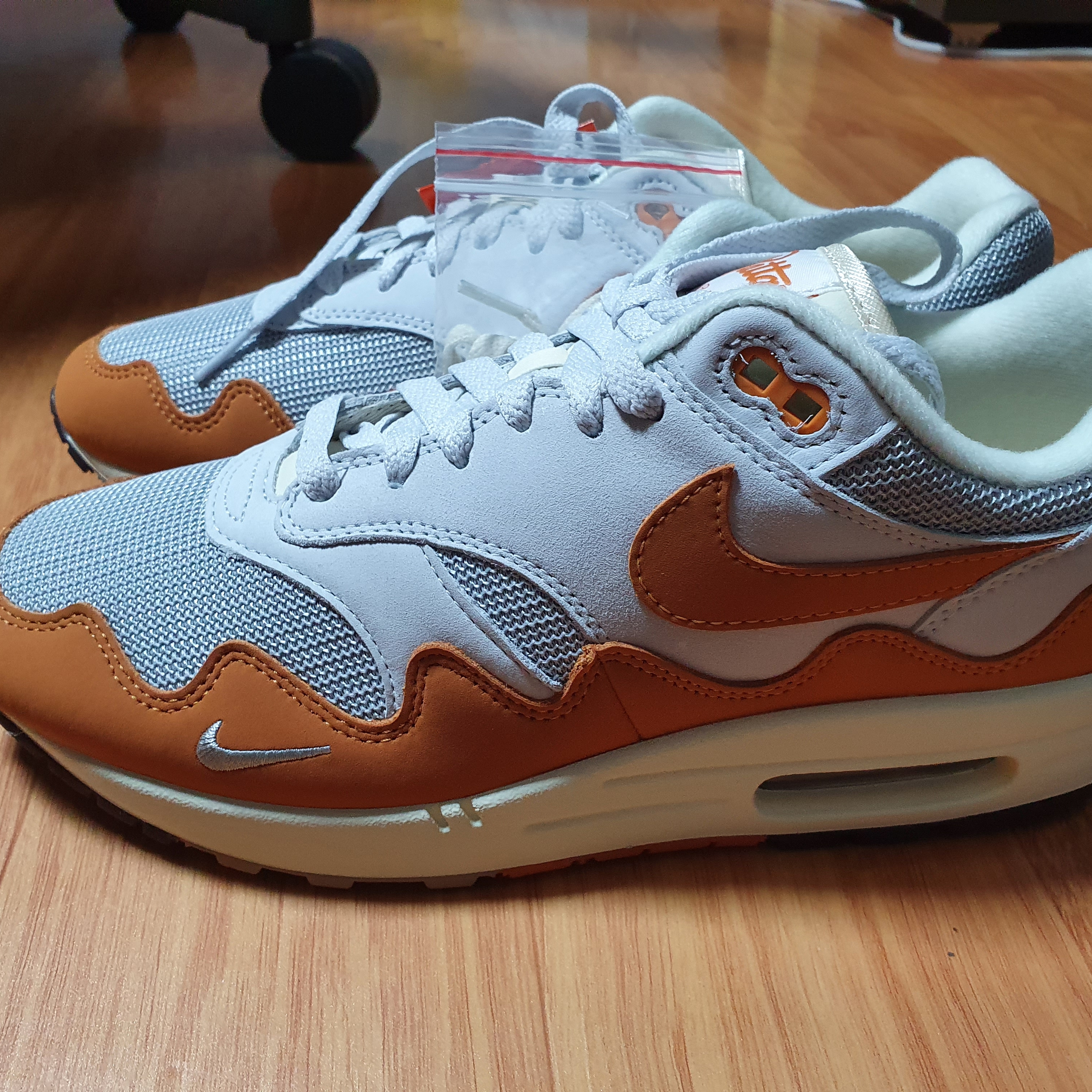 Nike x Patta Air Max 1 Monarch 착용 스타일 - 1