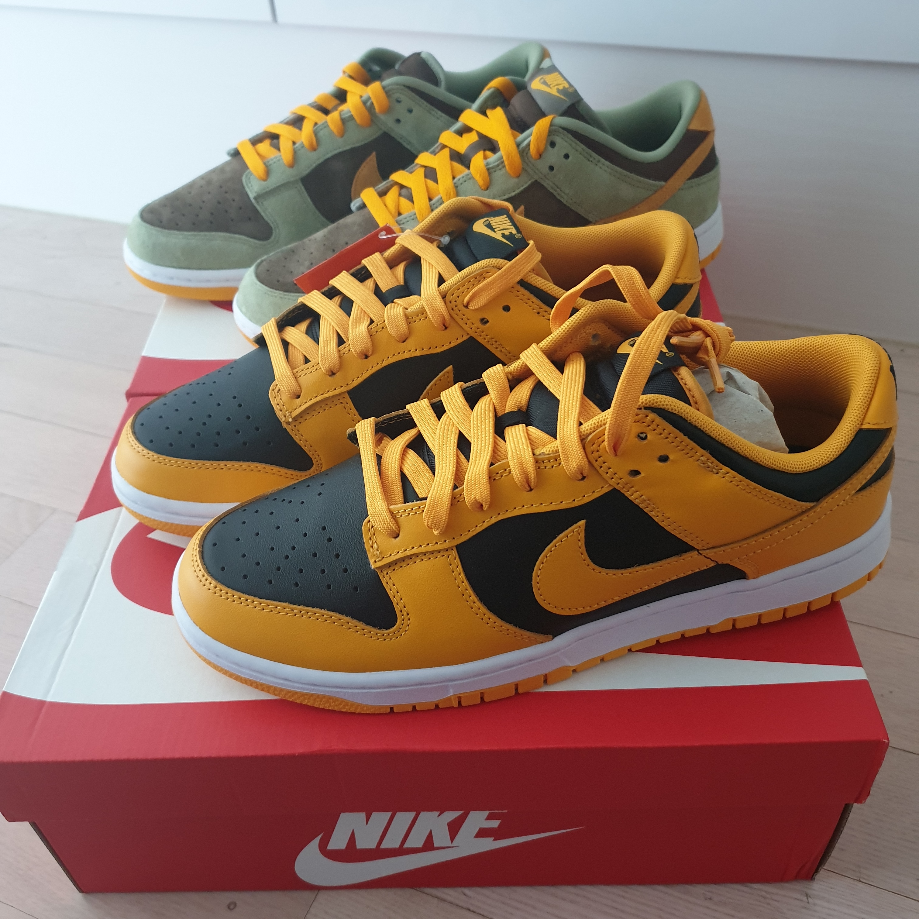 Nike Dunk Low Retro Championship Goldenrod, Nike Dunk Low SE Dusty Olive 착용 스타일 - 4