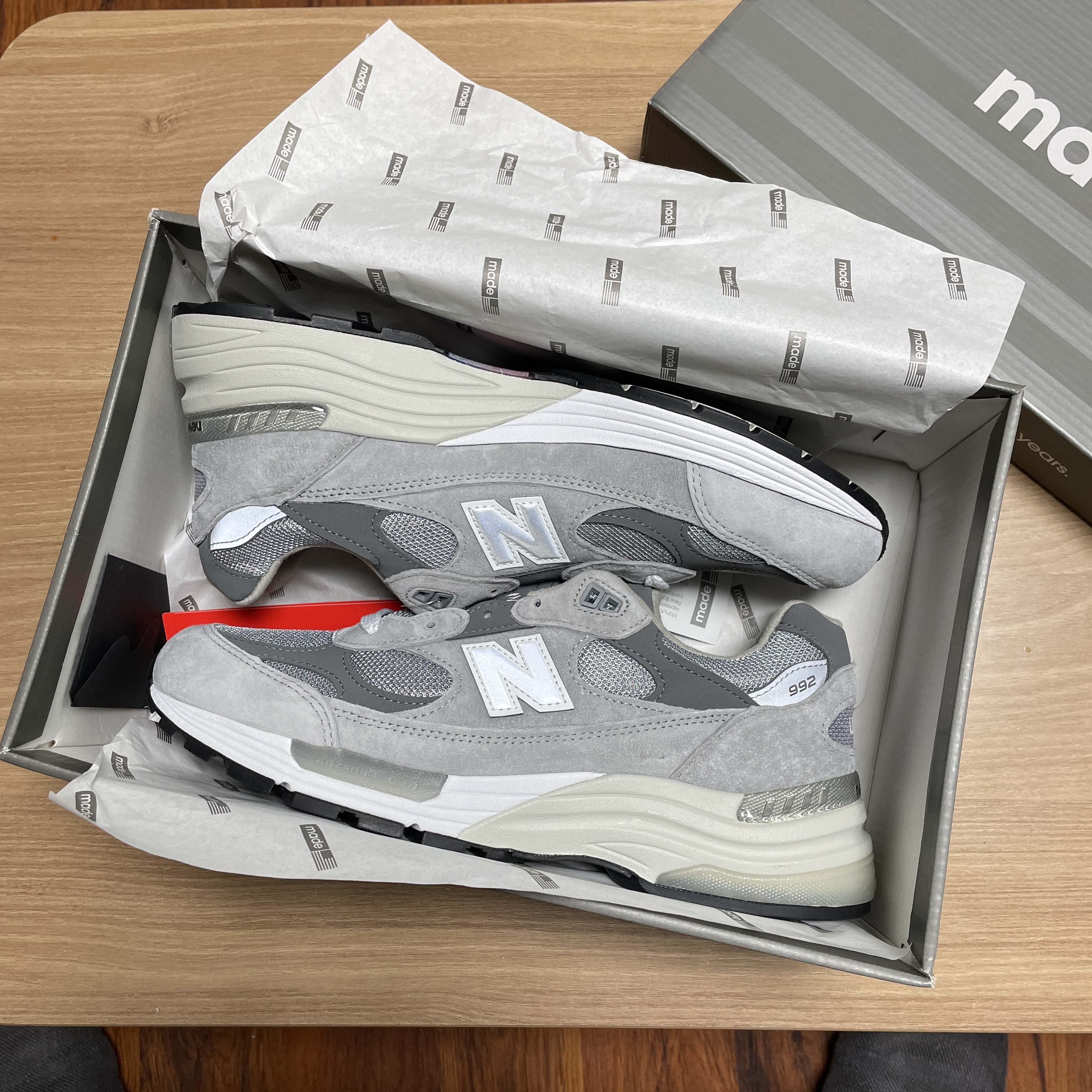 New Balance 992 Made in USA Grey - D Standard 착용 스타일 - 2