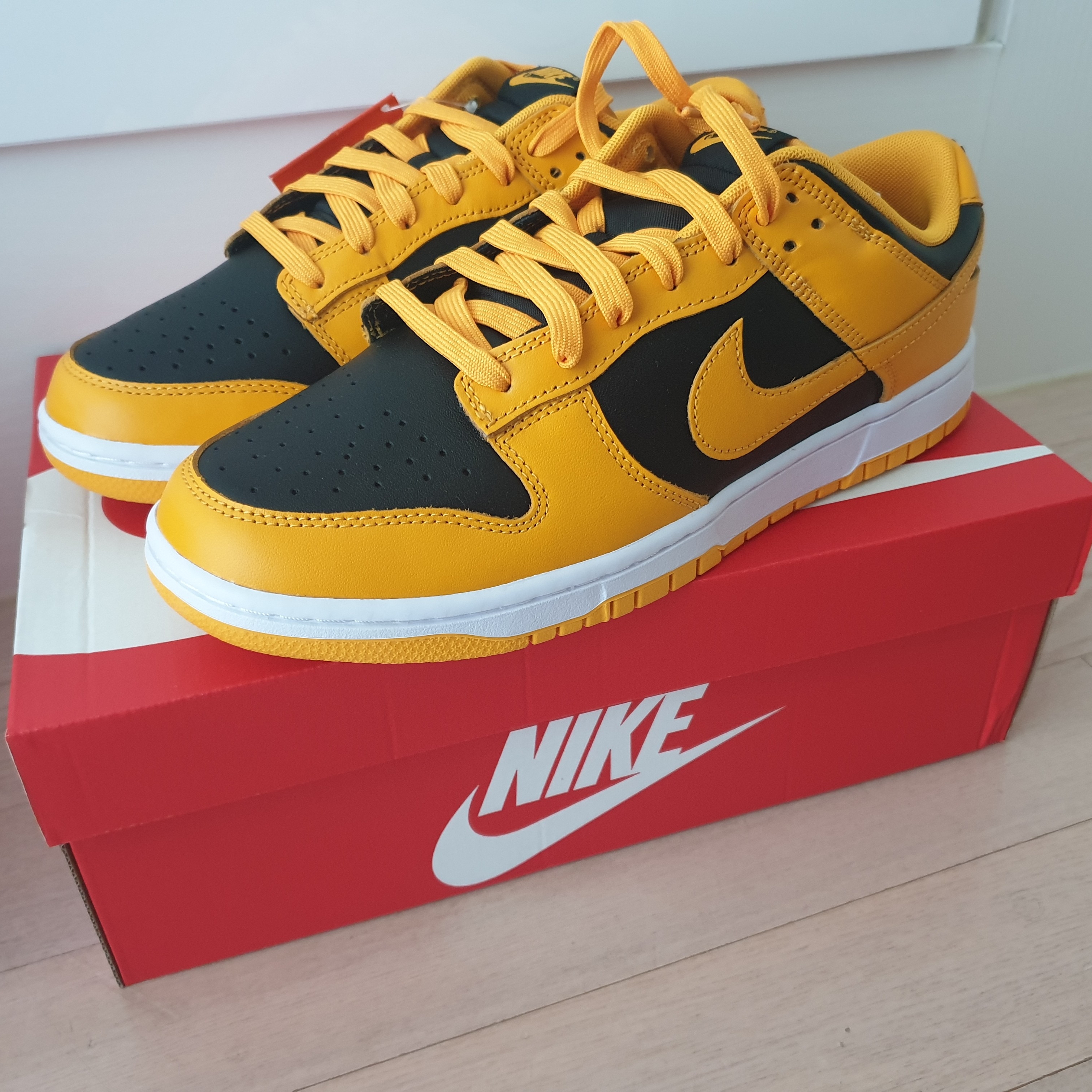 Nike Dunk Low Retro Championship Goldenrod, Nike Dunk Low SE Dusty Olive 착용 스타일 - 2