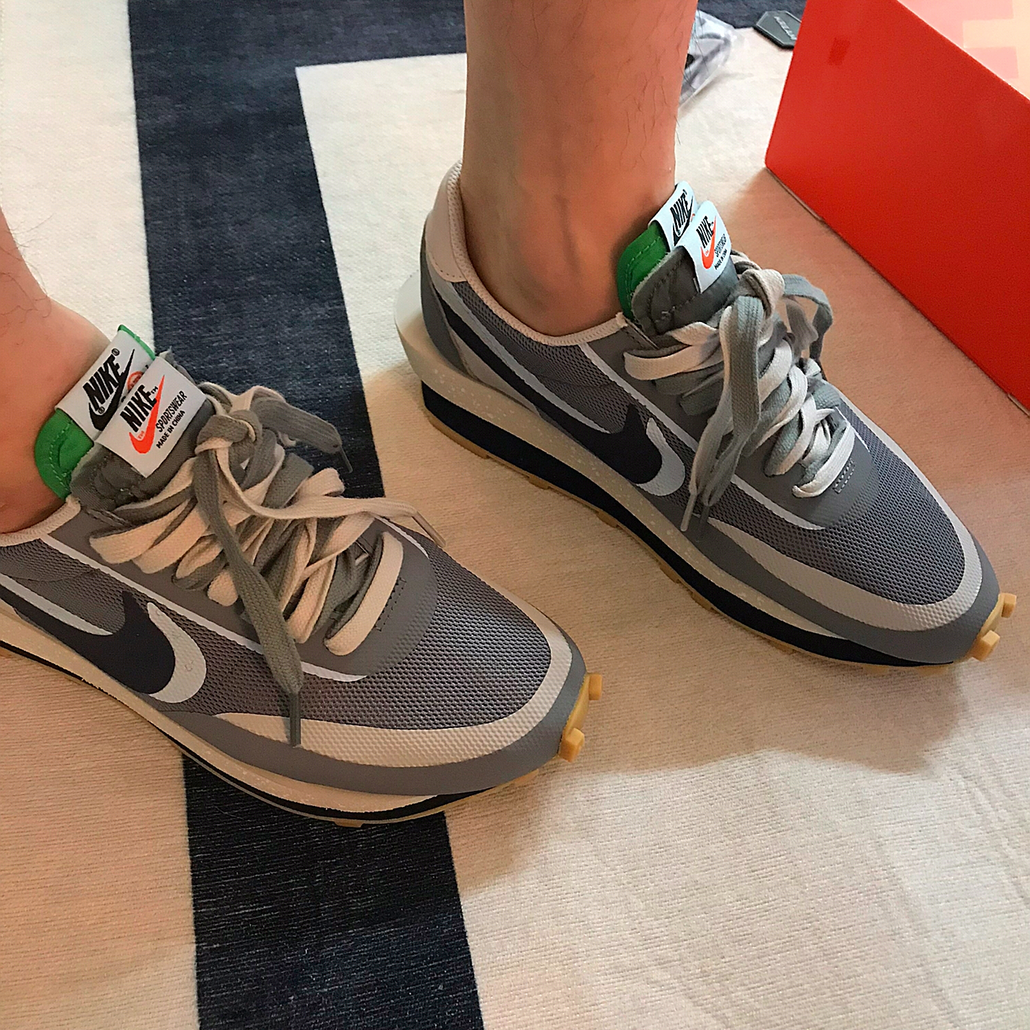 Nike x Sacai x Clot LDWaffle Cool Grey 착용 스타일 - 2