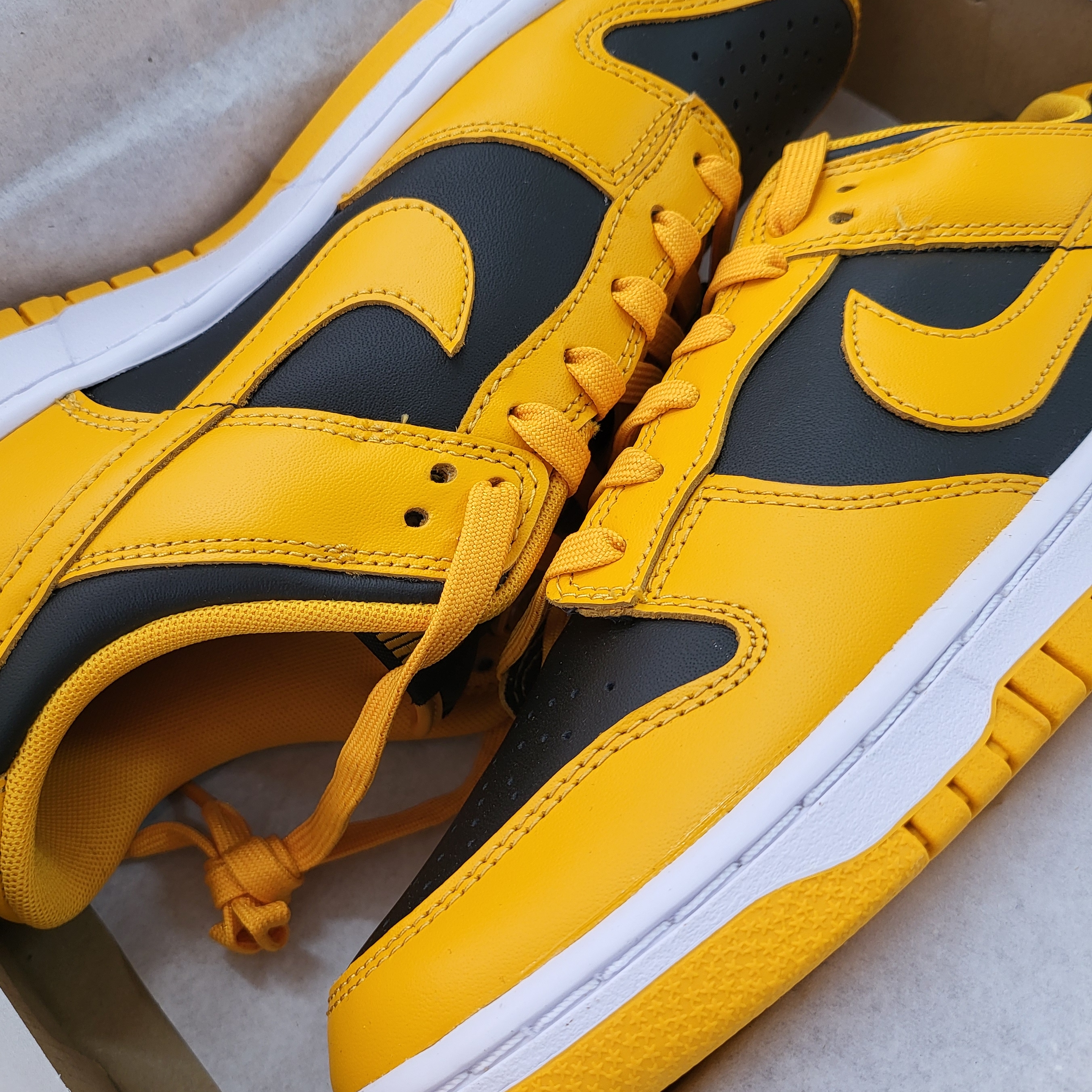 Nike Dunk Low Retro Championship Goldenrod 착용 스타일