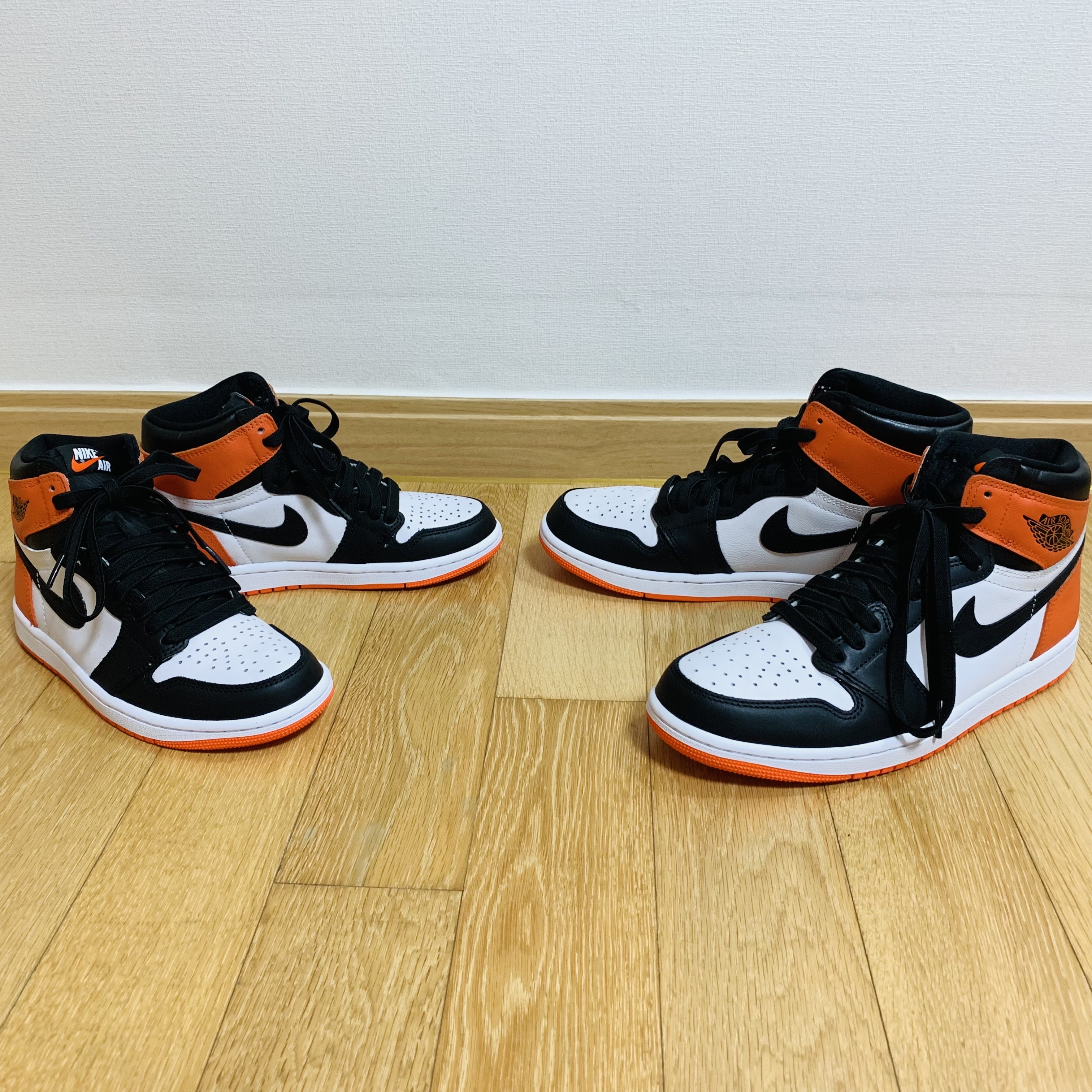 Jordan 1 Retro High OG Electro Orange 착용 스타일 - 2