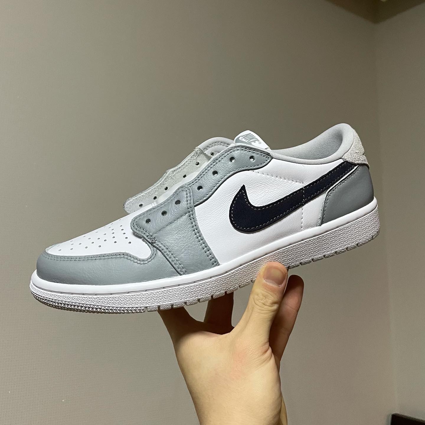 Jordan 1 Low OG Neutral Grey 착용 스타일 - 2