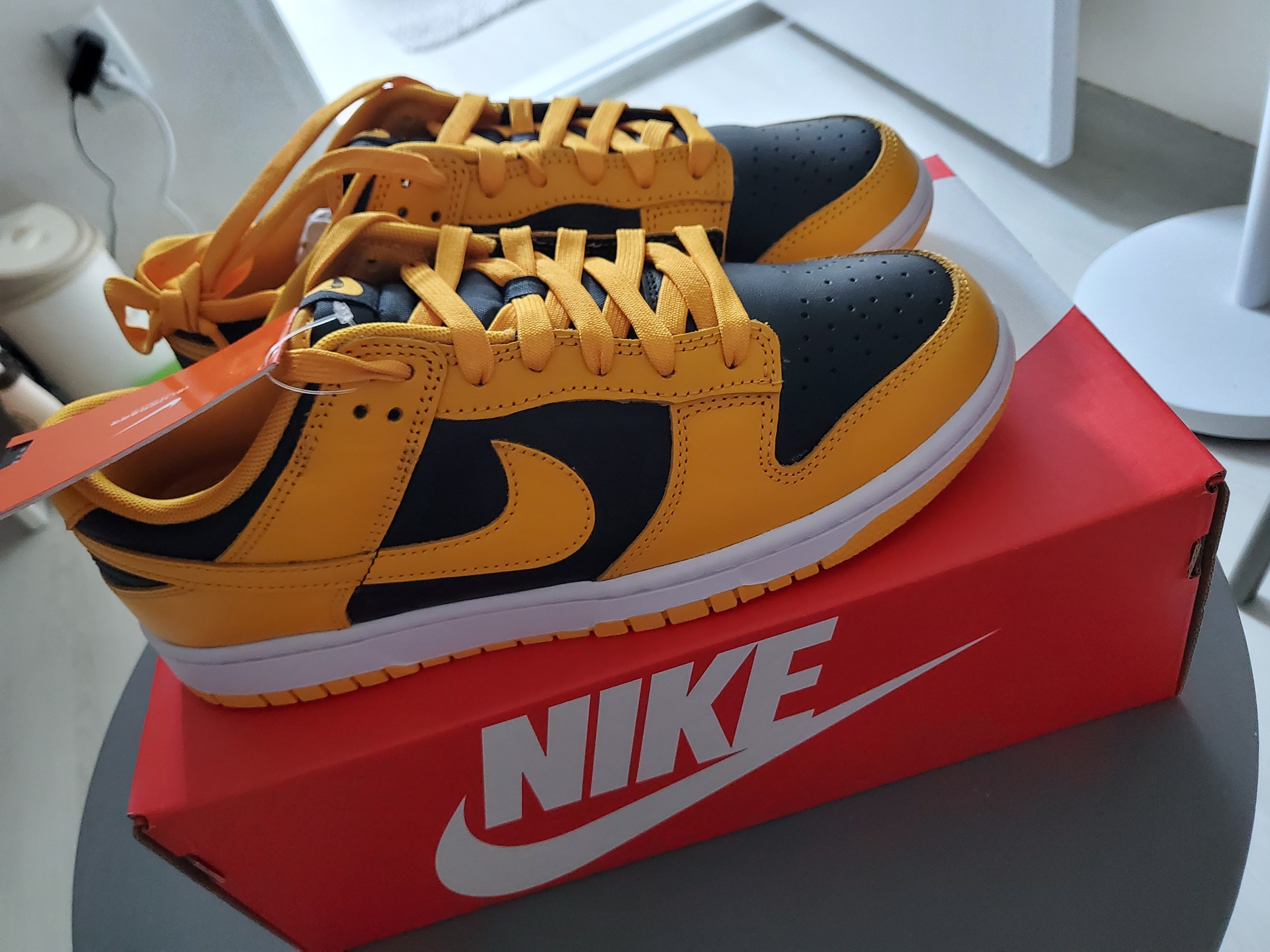 Nike Dunk Low Retro Championship Goldenrod 착용 스타일 - 1