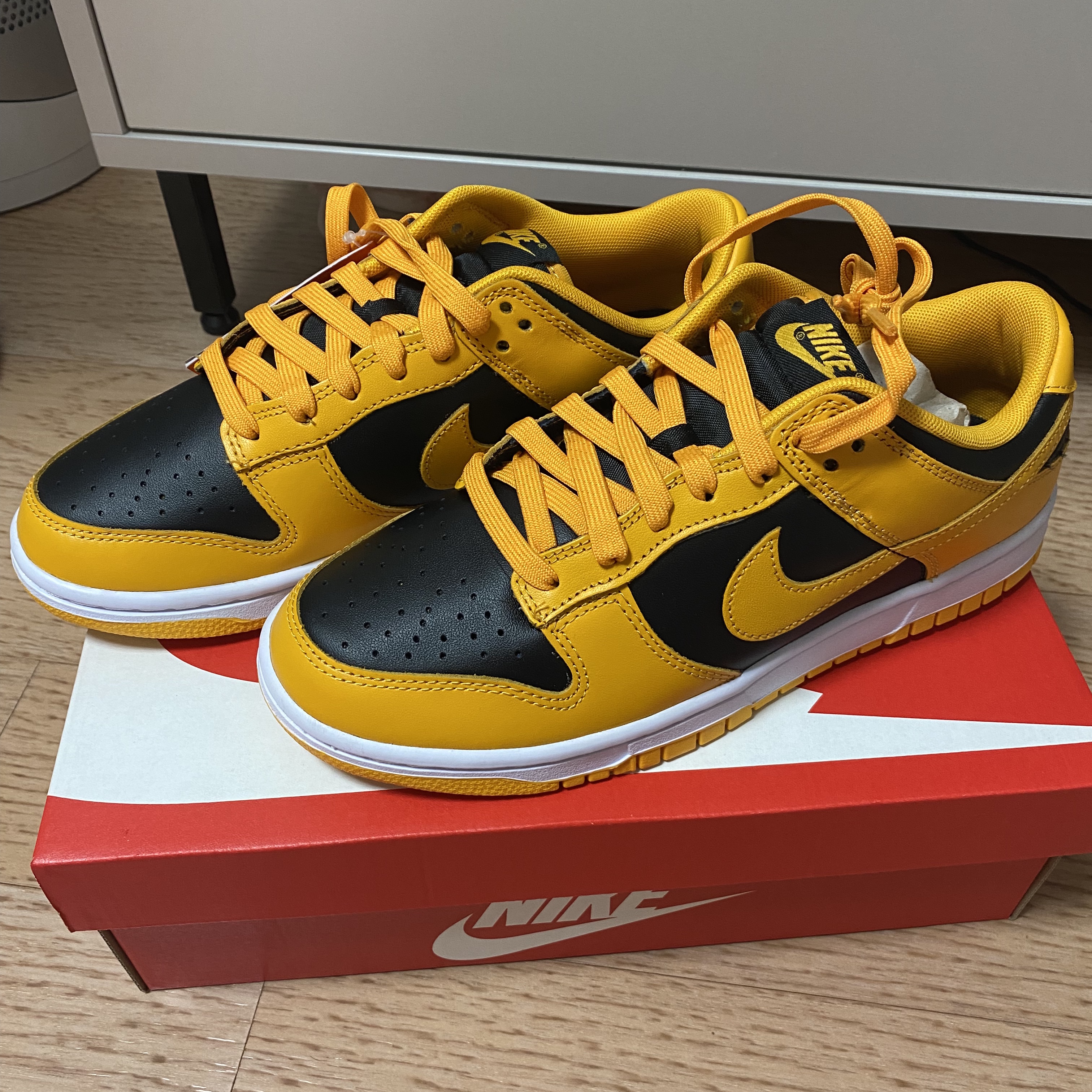 Nike Dunk Low Retro Championship Goldenrod 착용 스타일 - 1