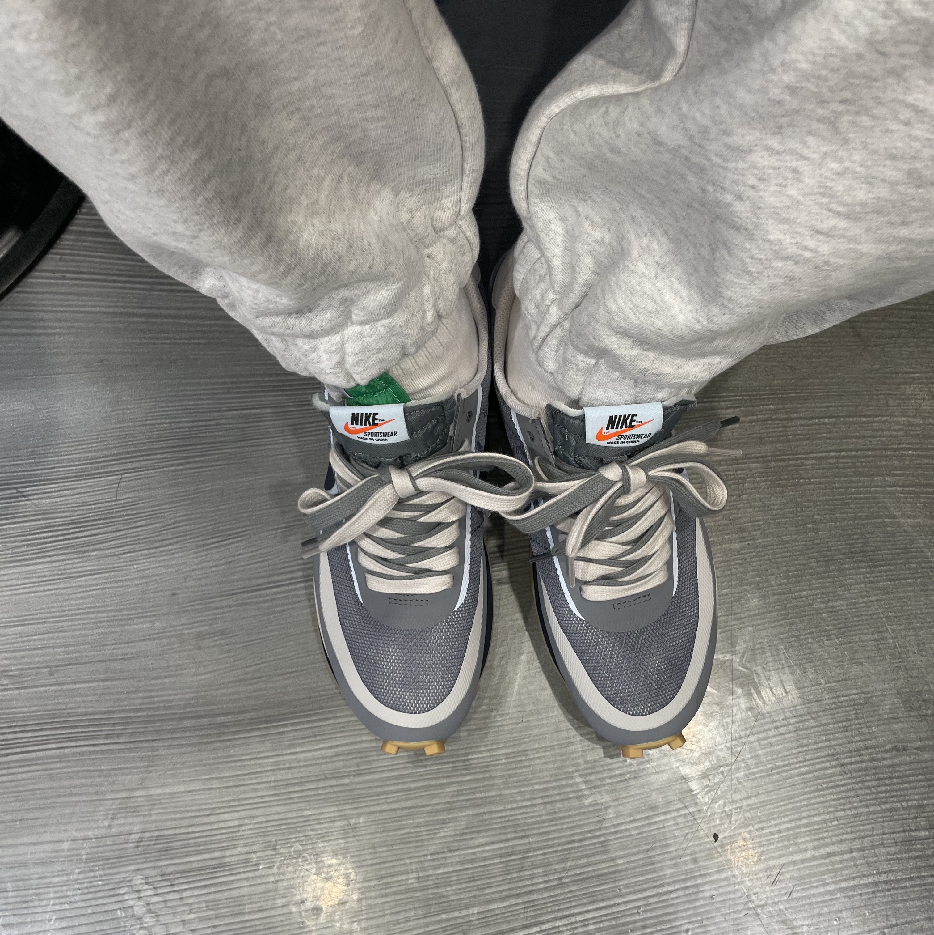 Nike x Sacai x Clot LDWaffle Cool Grey 착용 스타일 - 2
