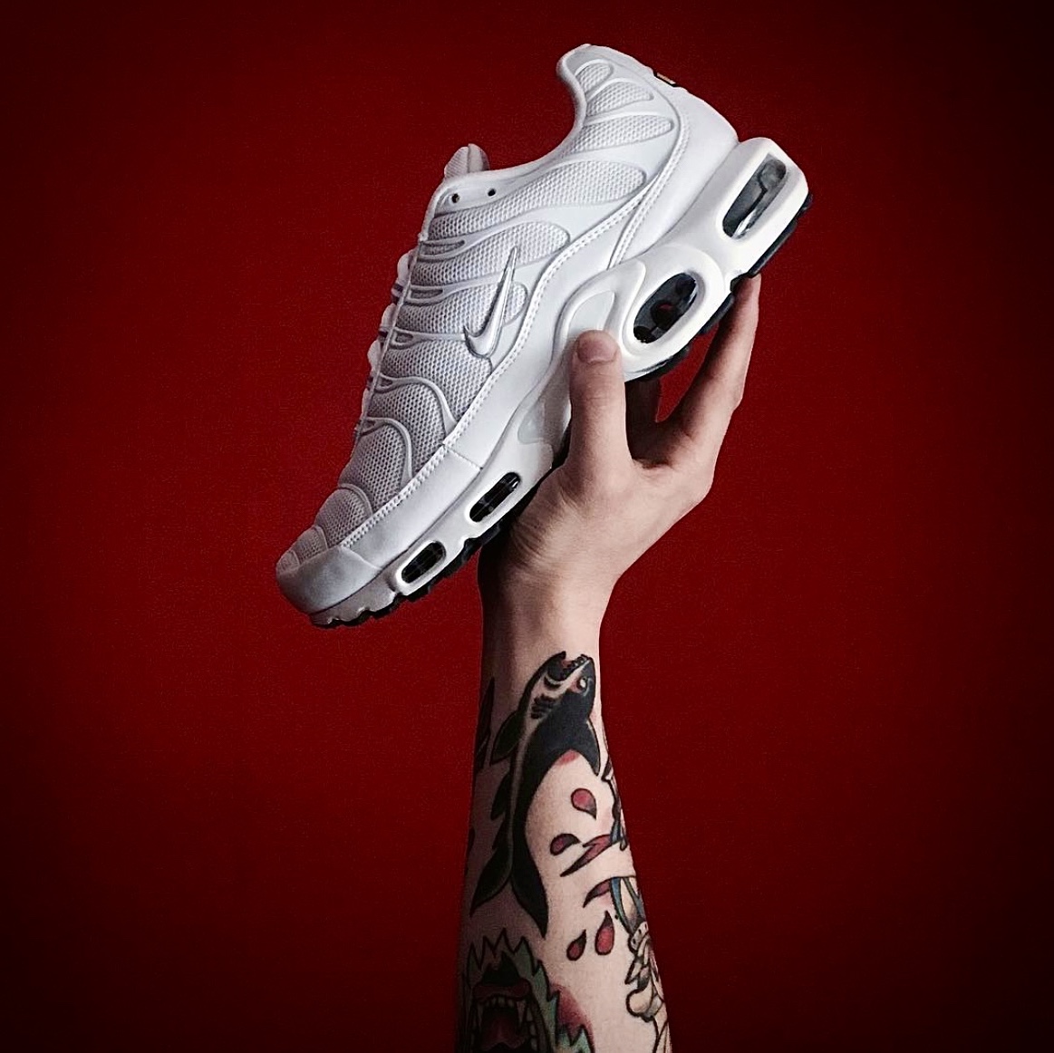 Nike Air Max Plus White 착용 스타일