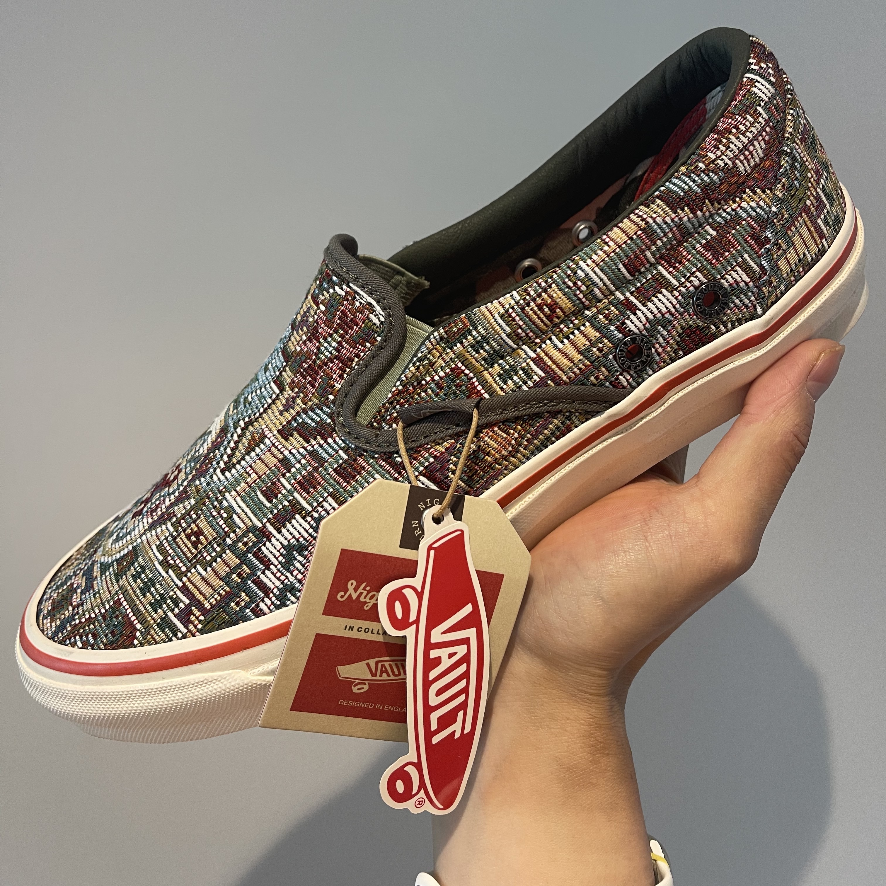 Vans Vault x Nigel Cabourn OG Classic Slip-On LX Carpet Green Mix 착용 스타일 - 1