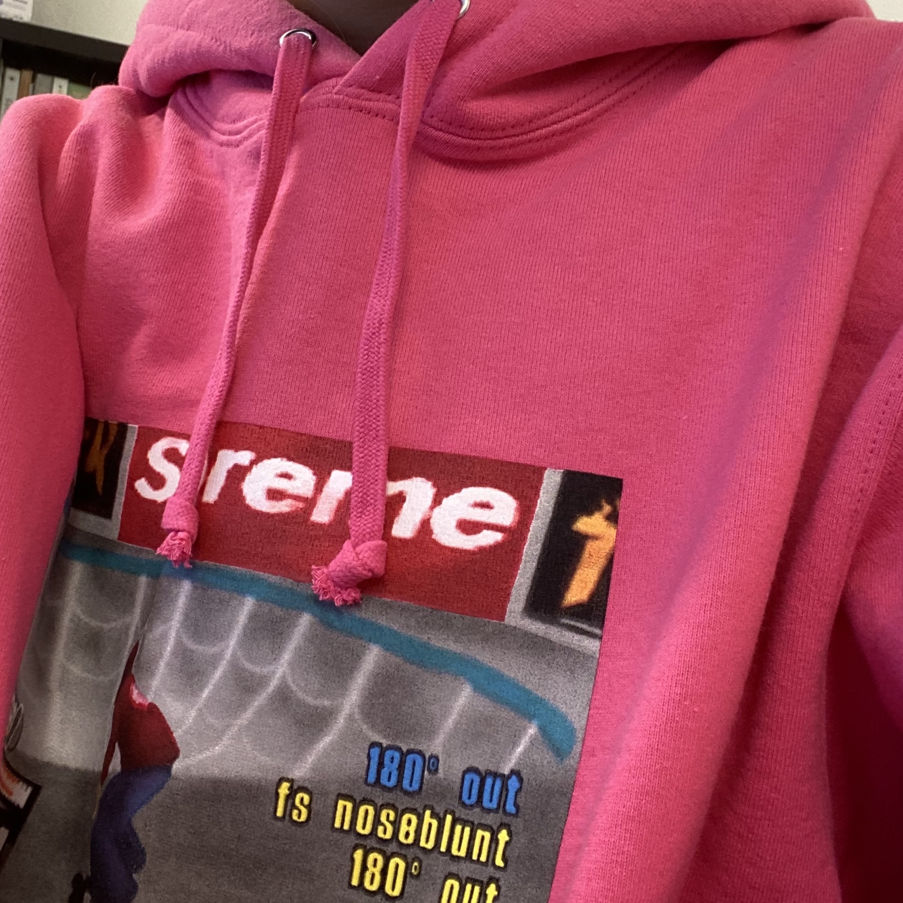 Supreme x Thrasher Hooded Sweatshirt Magenta - 21FW, Supreme x Thrasher Hooded Sweatshirt Black - 21FW 착용 스타일