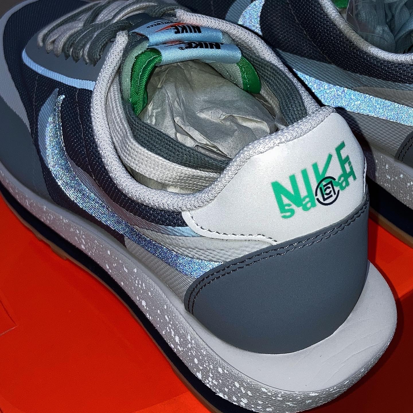 Nike x Sacai x Clot LDWaffle Cool Grey 착용 스타일 - 2