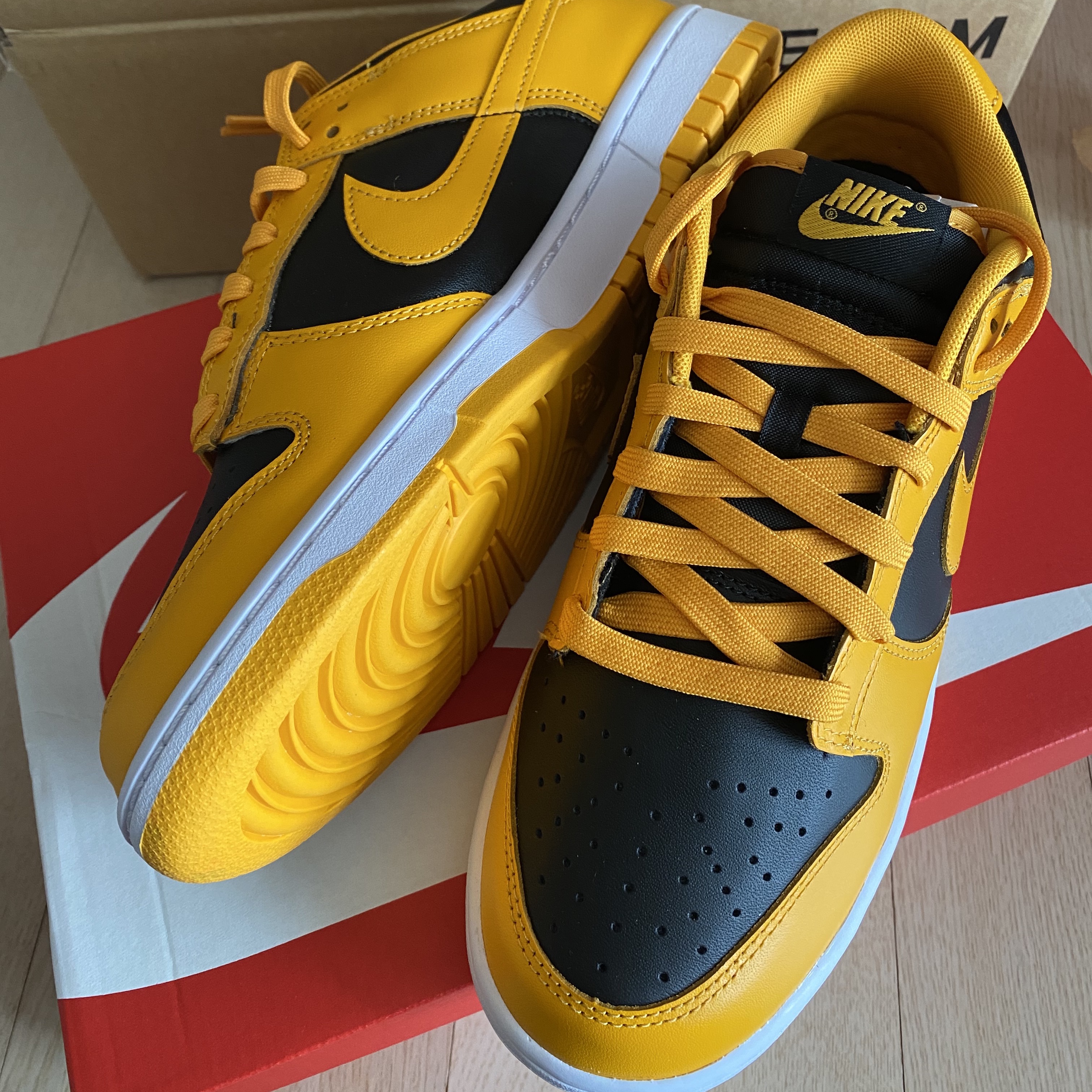 Nike Dunk Low Retro Championship Goldenrod 착용 스타일