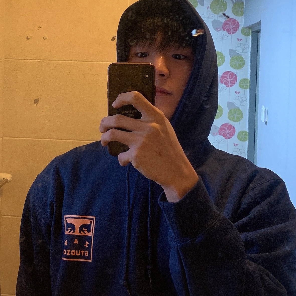 IAB Studio x Obey Eyes Icon Hoodie Oceana 착용 스타일