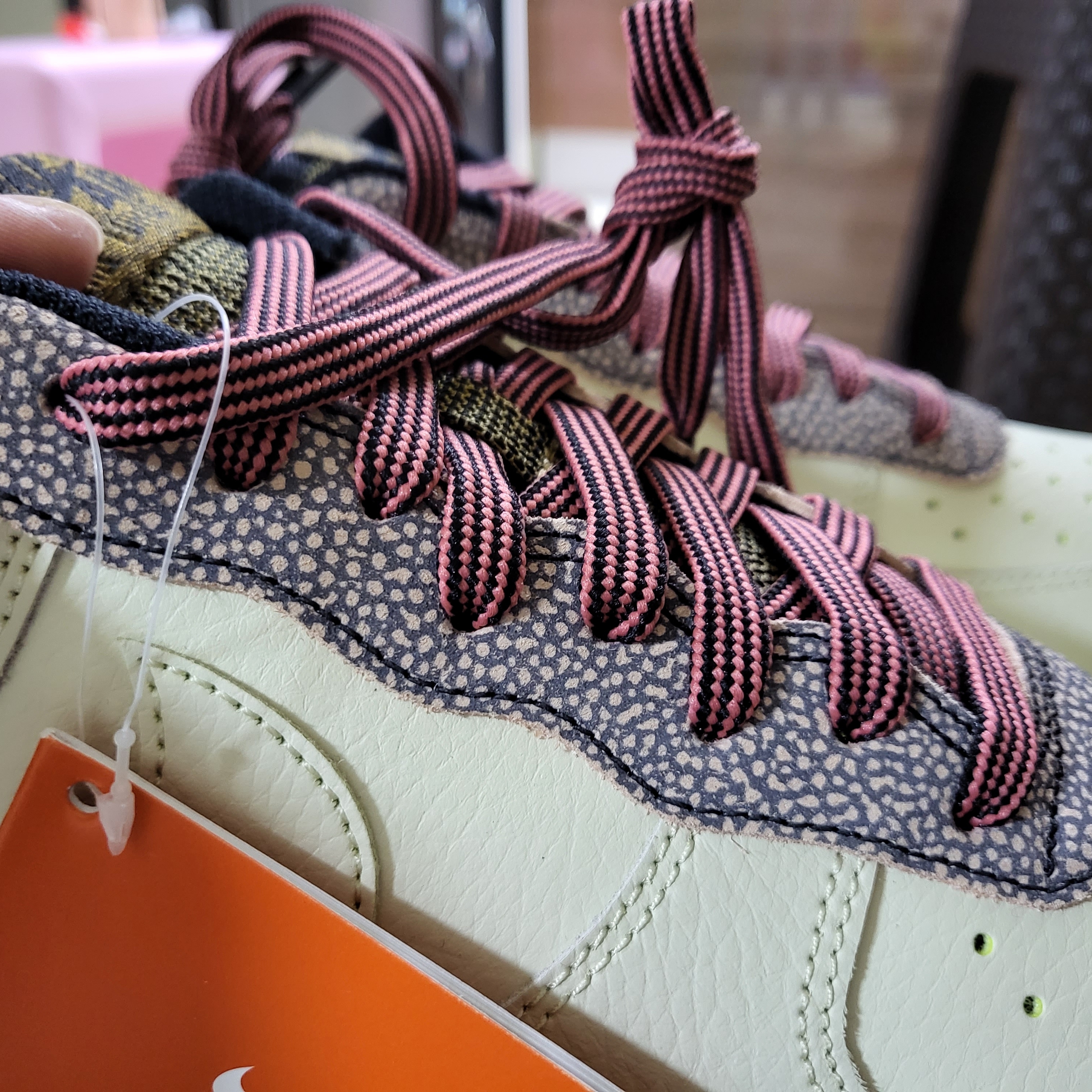 Nike Air Force 1 '07 LV8 Low Fossil 착용 스타일 - 4