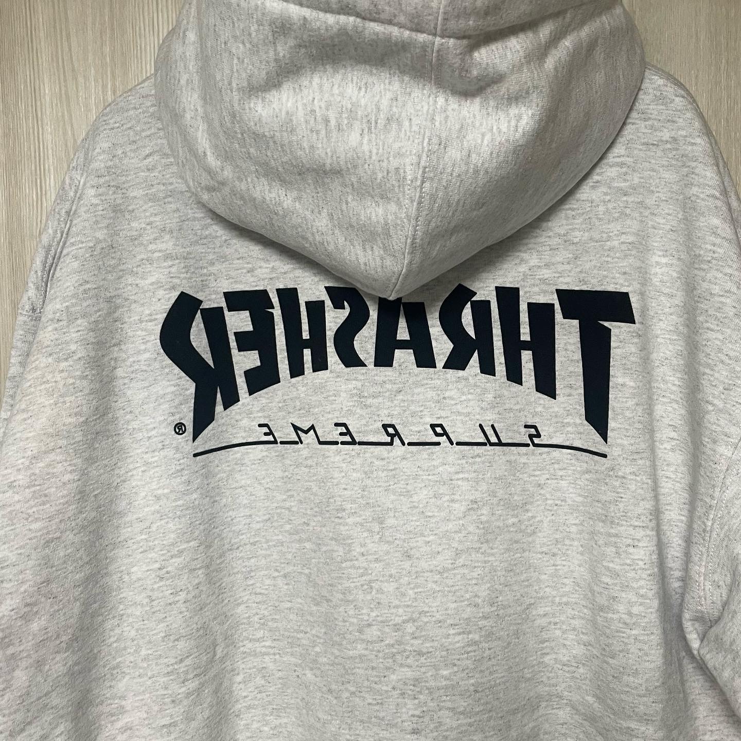 Supreme x Thrasher Hooded Sweatshirt Ash Grey - 21FW 착용 스타일 - 4