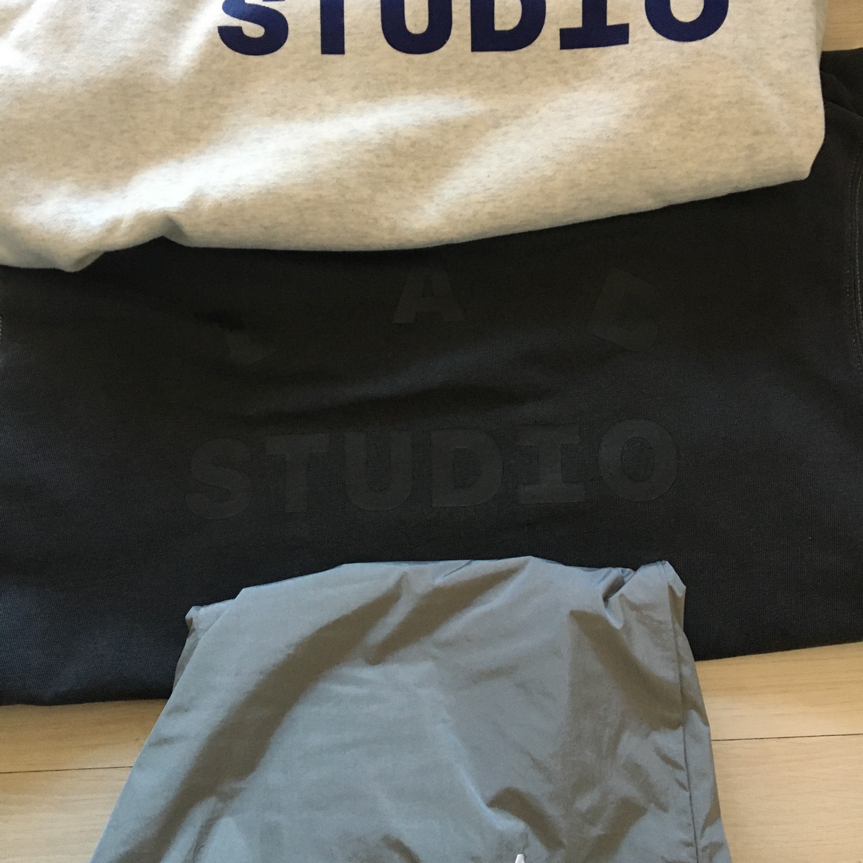 IAB Studio Hoodie Oatmeal Gray - 21SS, IAB Studio Pigment T-Shirt Black 착용 스타일