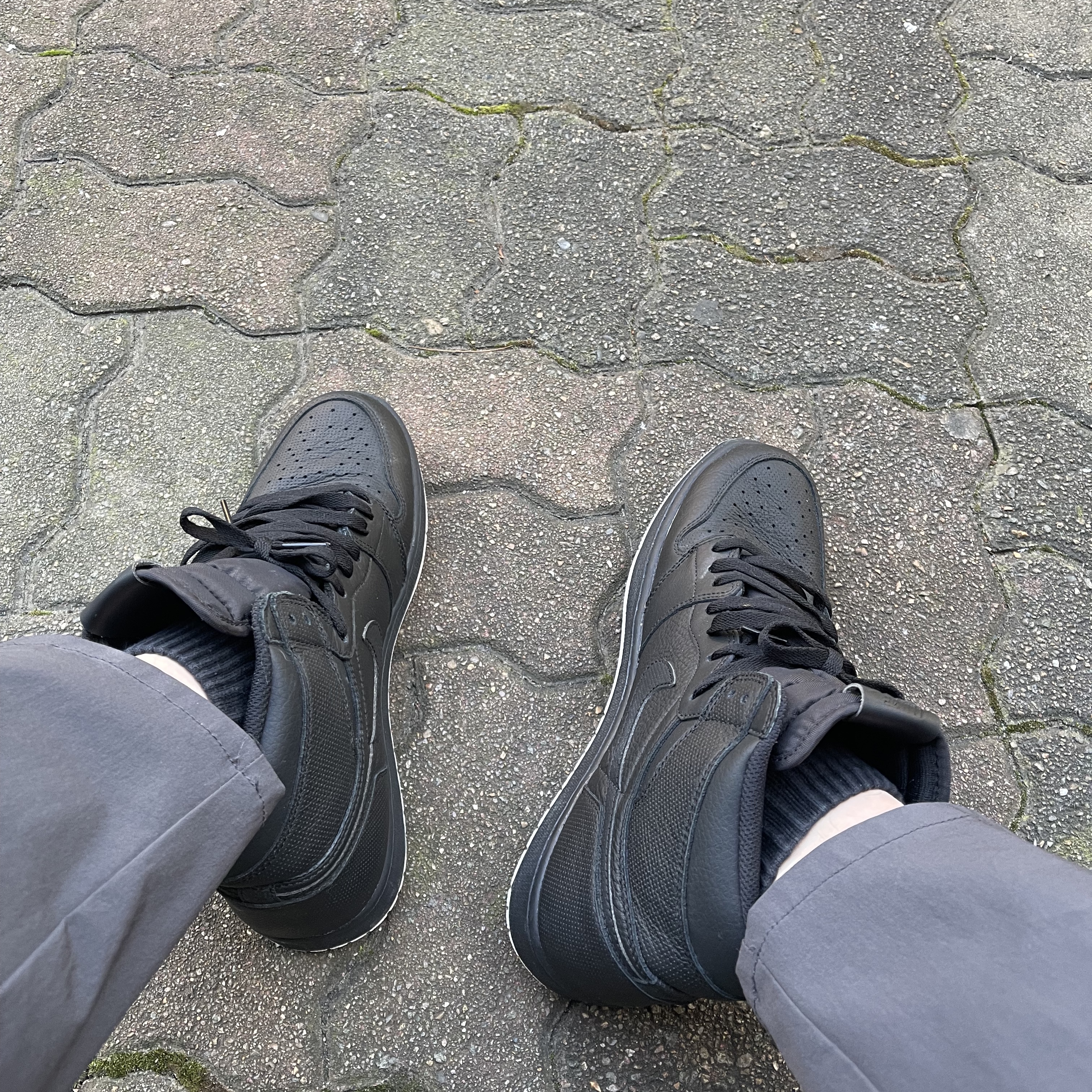 Jordan 1 Retro High OG Black Perforated 착용 스타일