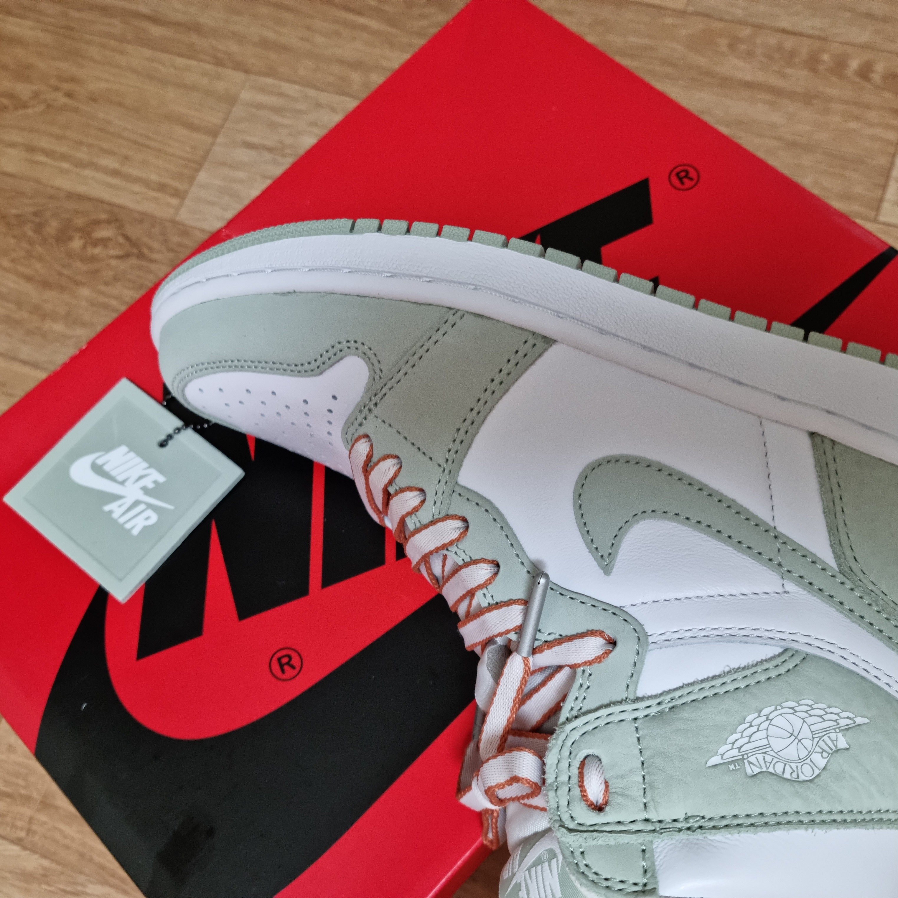 (W) Jordan 1 Retro High OG Seafoam 착용 스타일 - 2