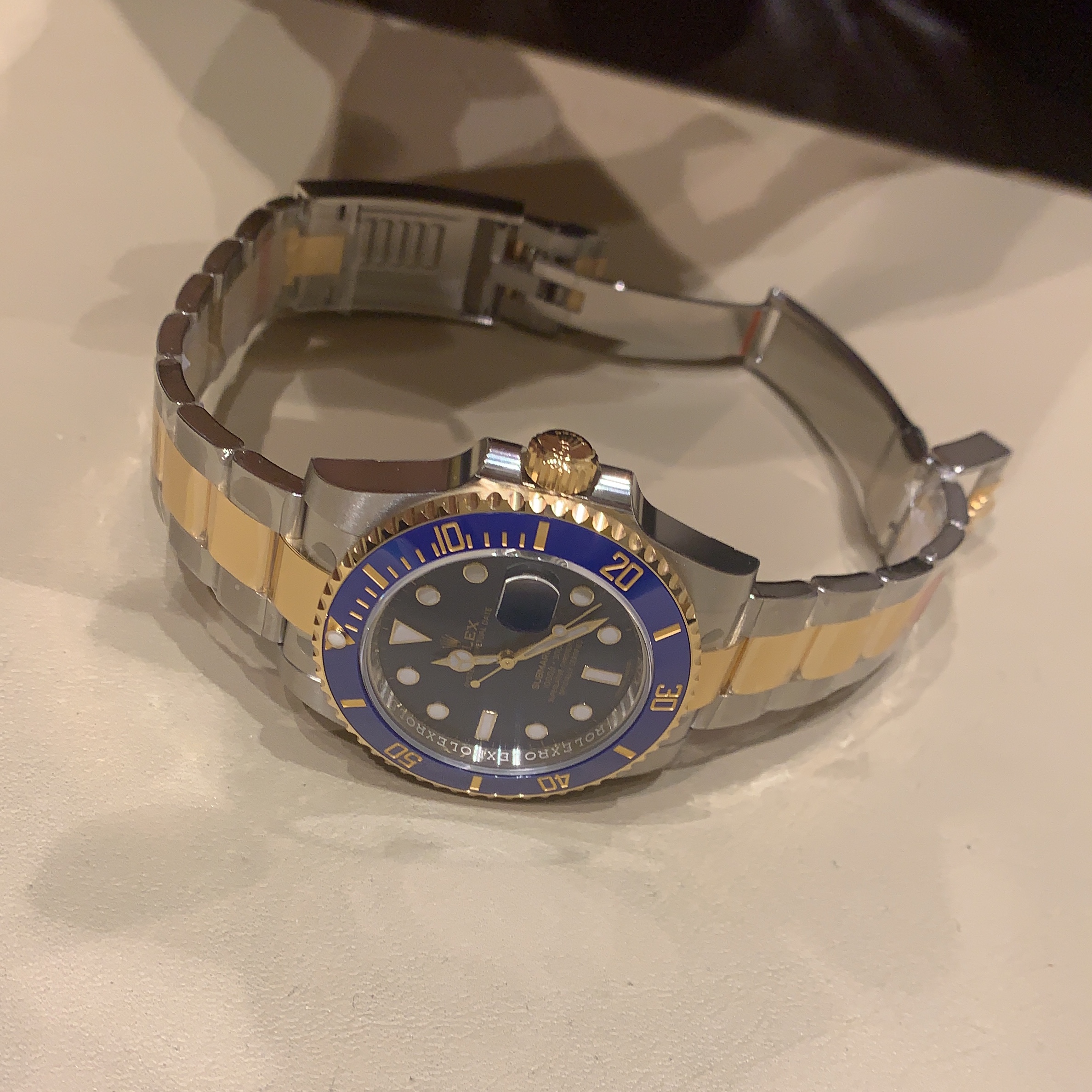 Rolex Submariner Date 41mm 126613LB Royal Blue Oyster 착용 스타일 - 2