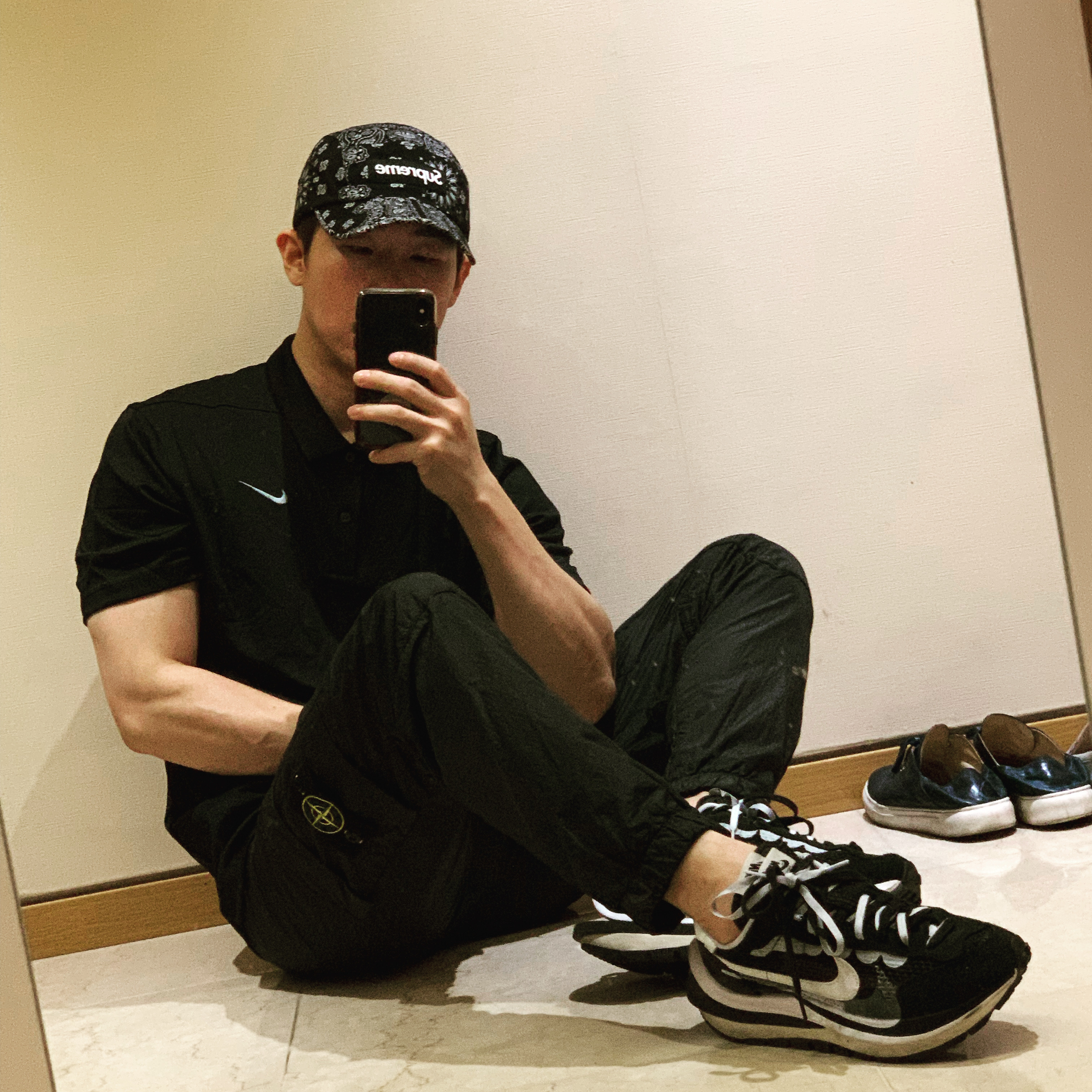 Nike x Sacai VaporWaffle Black White, Stone Island 32029 S.I.PA/PL Seersucker TC Pants Black - 20SS 착용 스타일