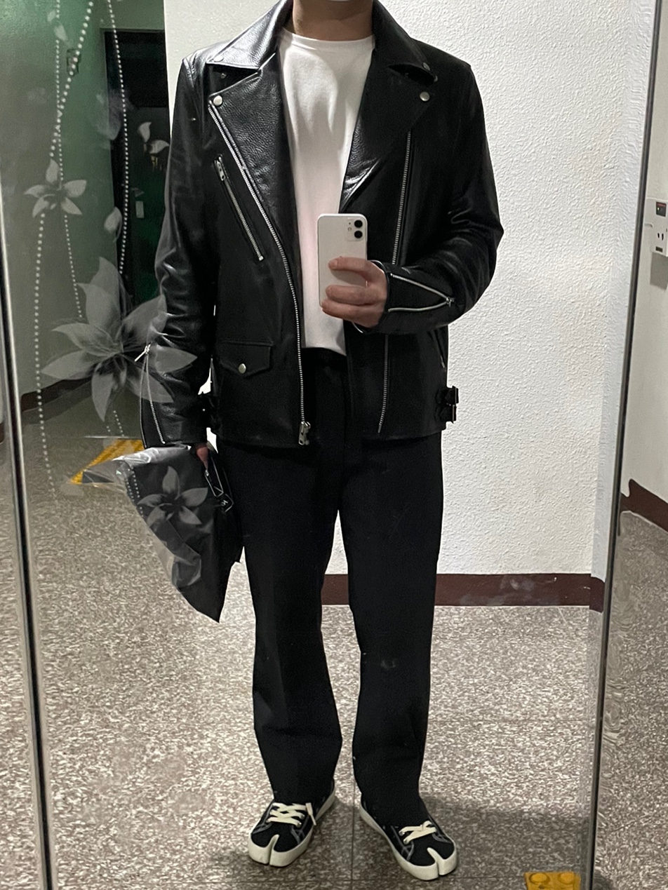 Maison Margiela Tabi High Black 착용 스타일