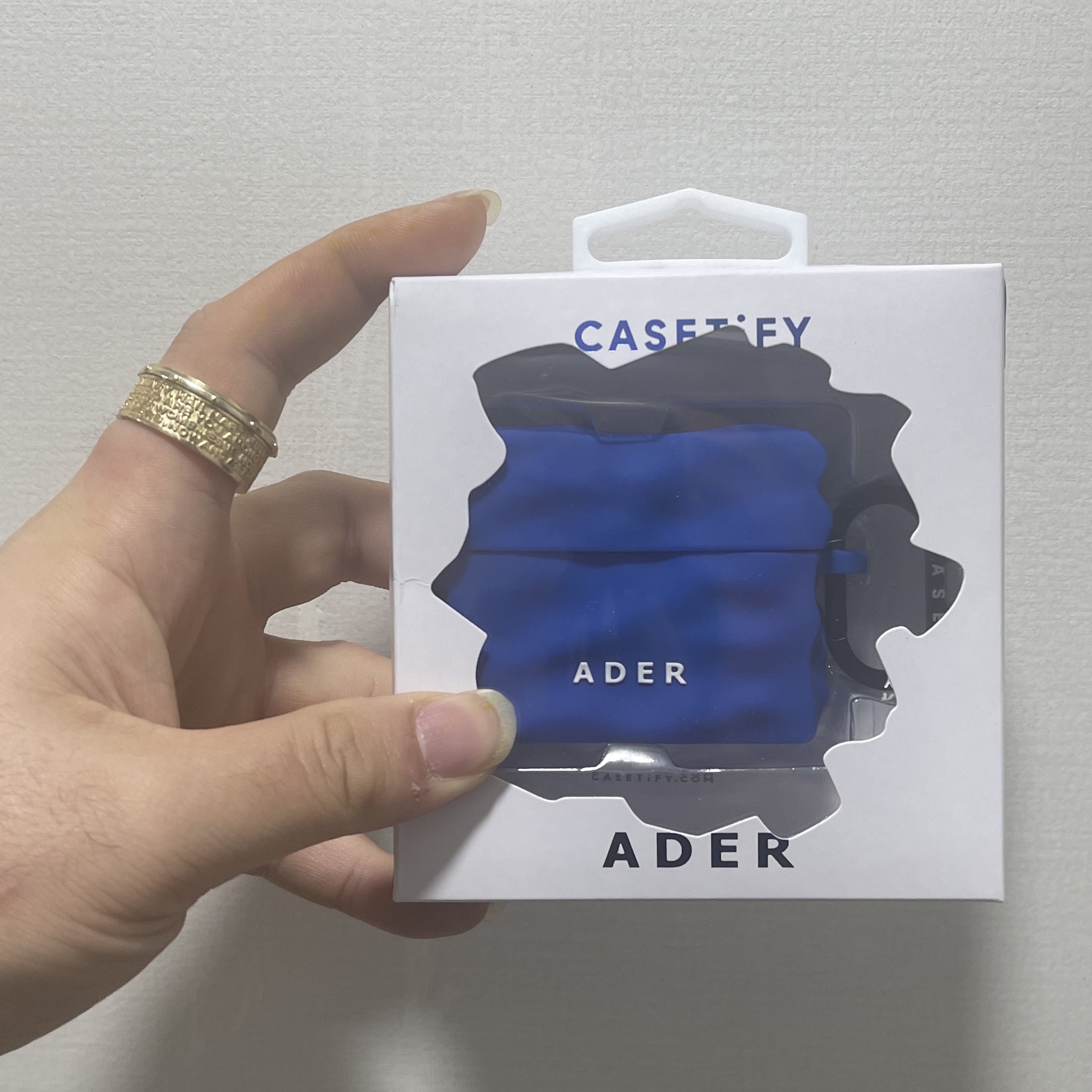 Casetify x Ader Error AirPods Pro Case 착용 스타일