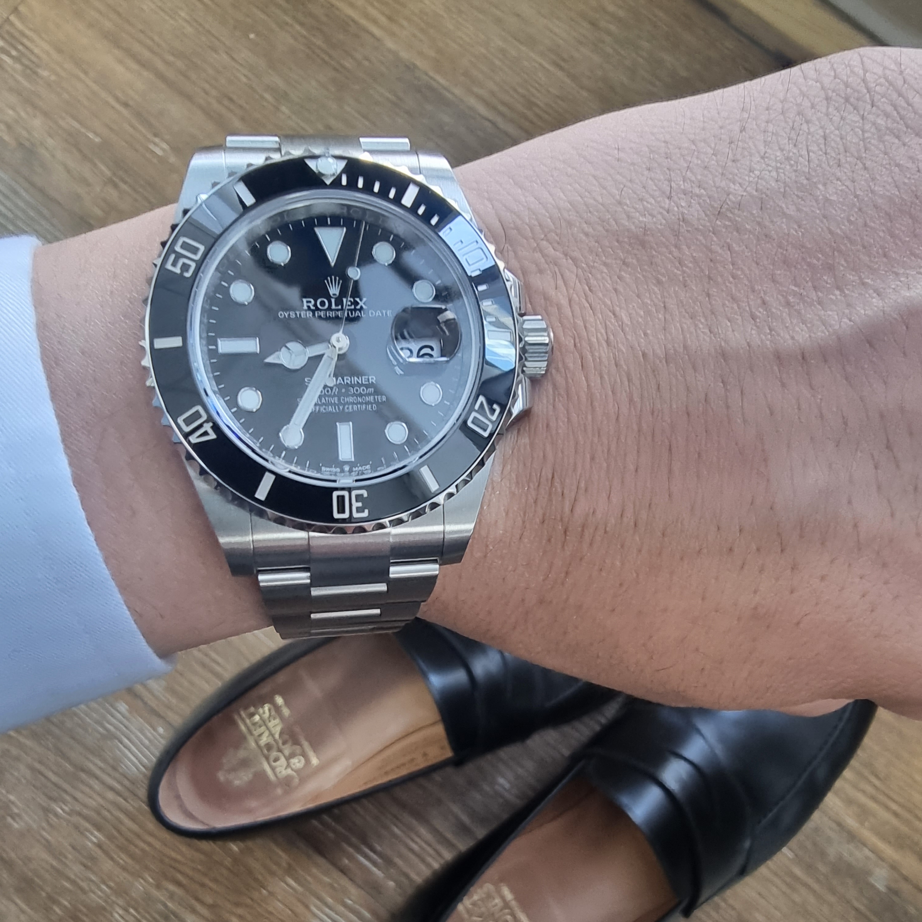 Rolex Submariner Date 41mm 126610LN Black Oyster 착용 스타일