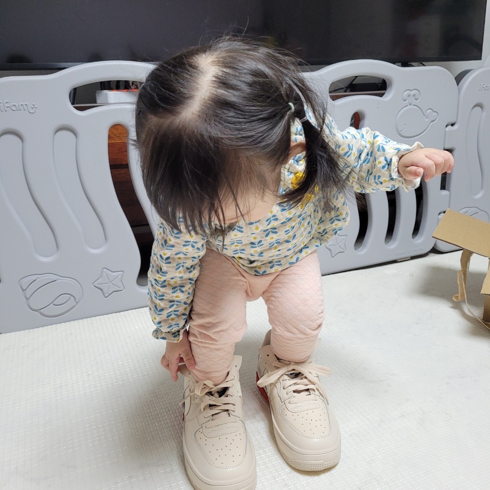 (W) Nike Air Force 1 Fontanka Pearl White 착용 스타일 - 2